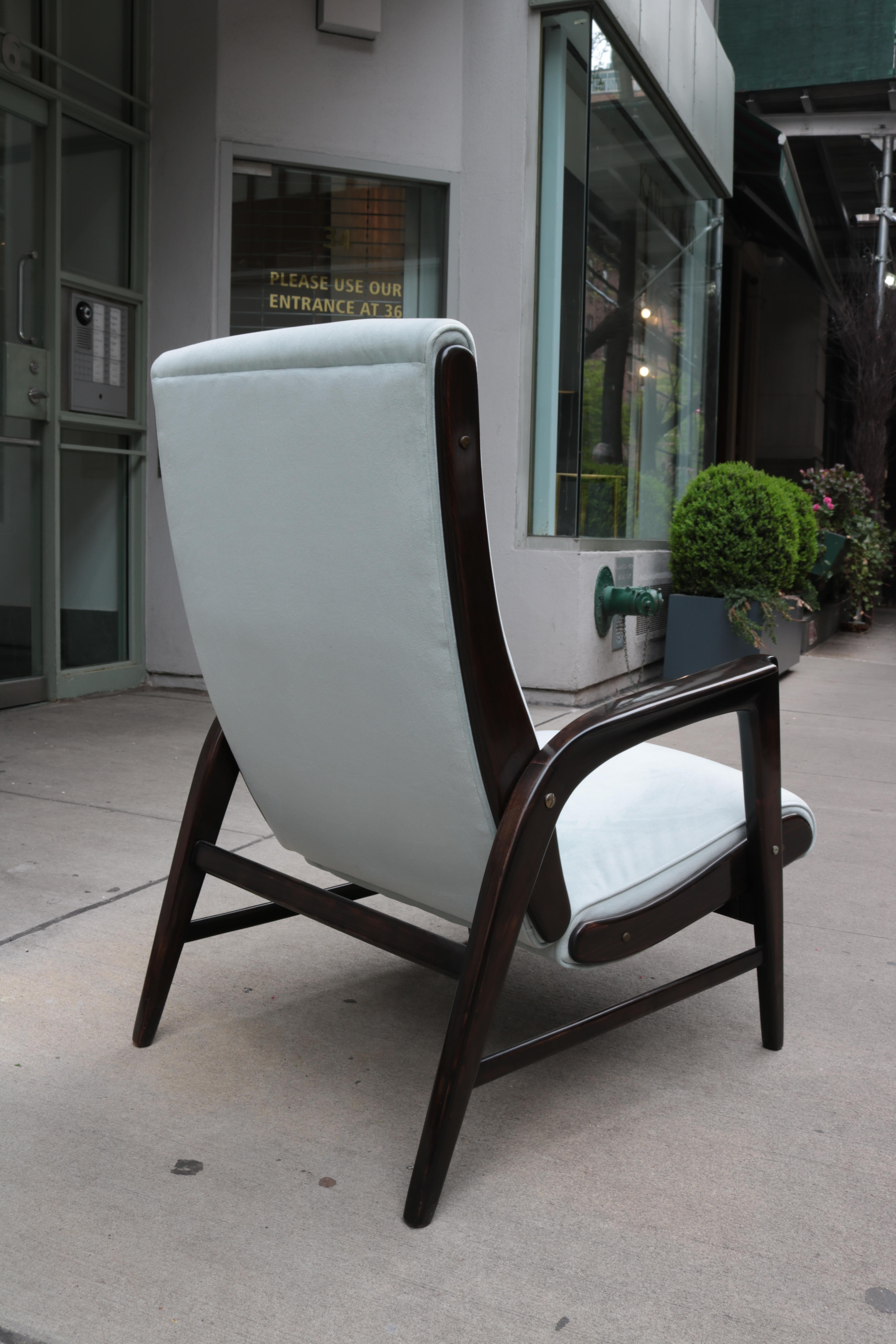 Pair of Gio Ponti Designed Armchairs (Moderne)