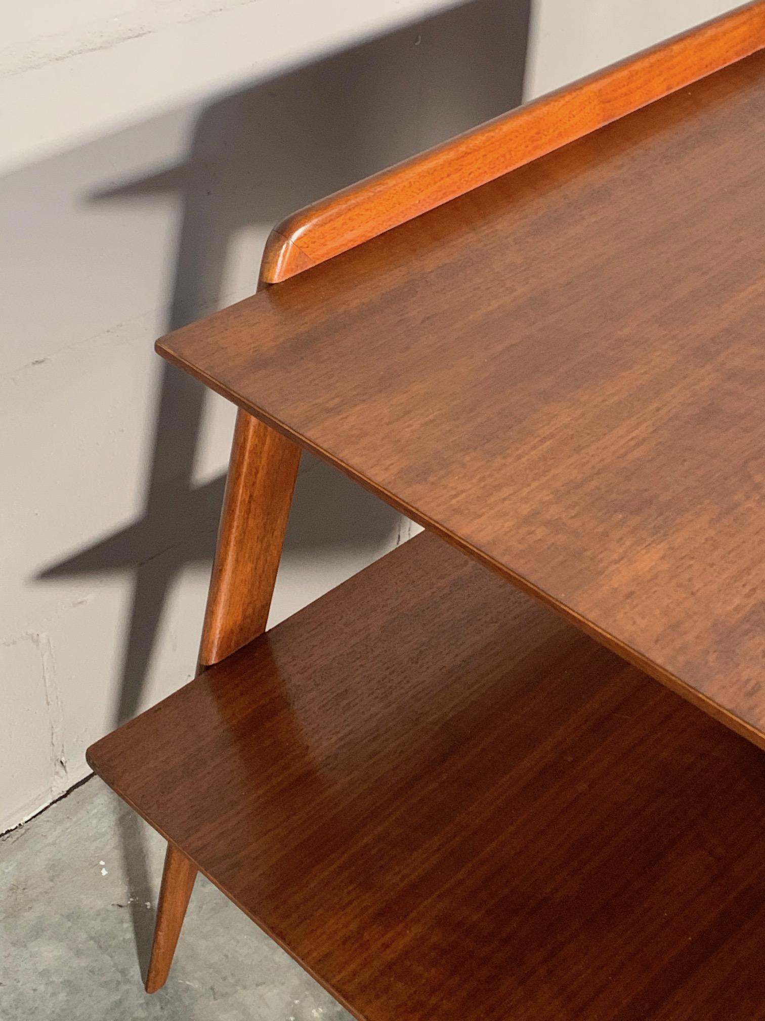 Pair of Gio Ponti Side Tables in Walnut 5