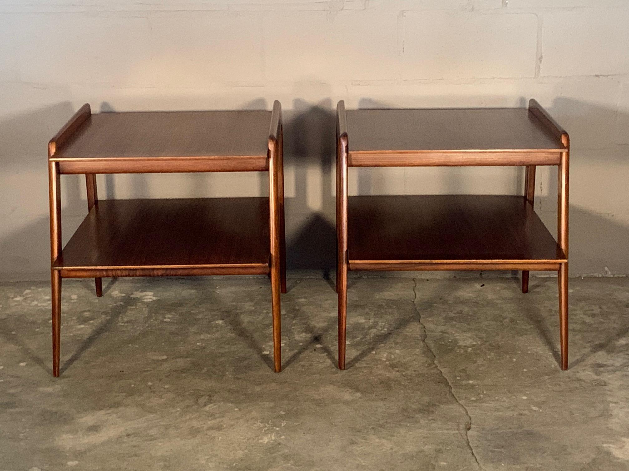Pair of Gio Ponti Side Tables in Walnut 6