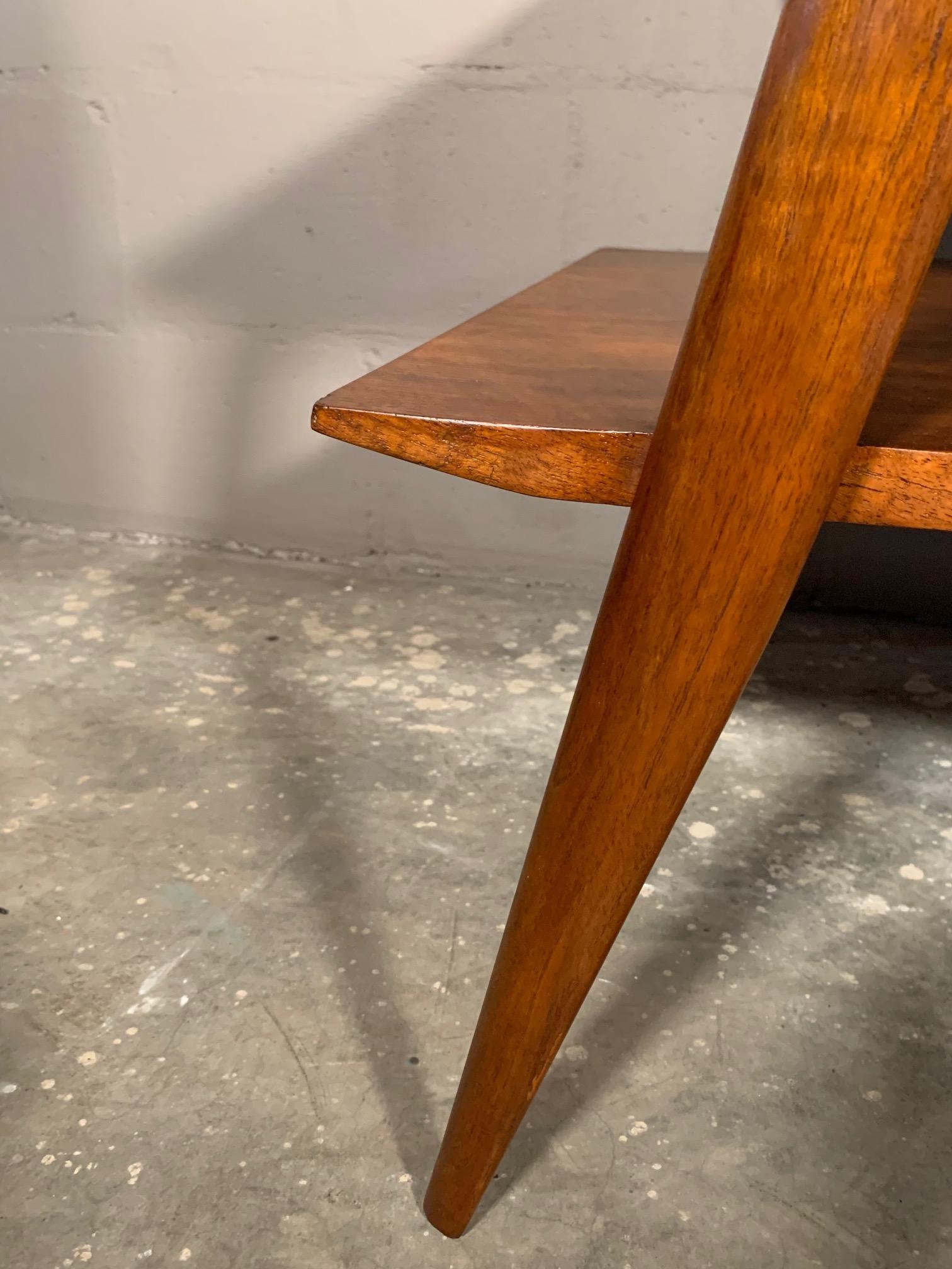 Mid-20th Century Pair of Gio Ponti Side Tables in Walnut