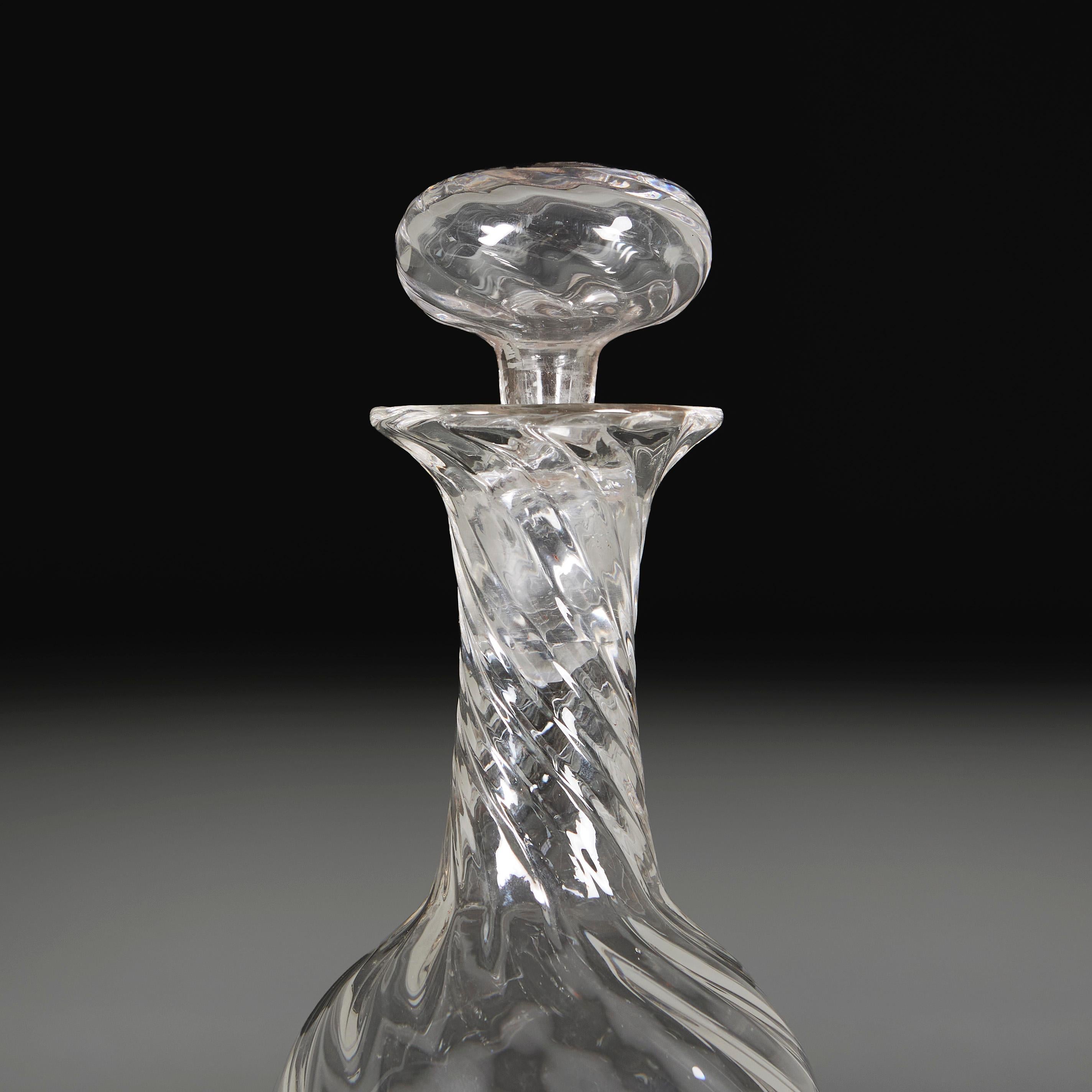 A Pair Of  Glass Decanters In Good Condition For Sale In London, GB