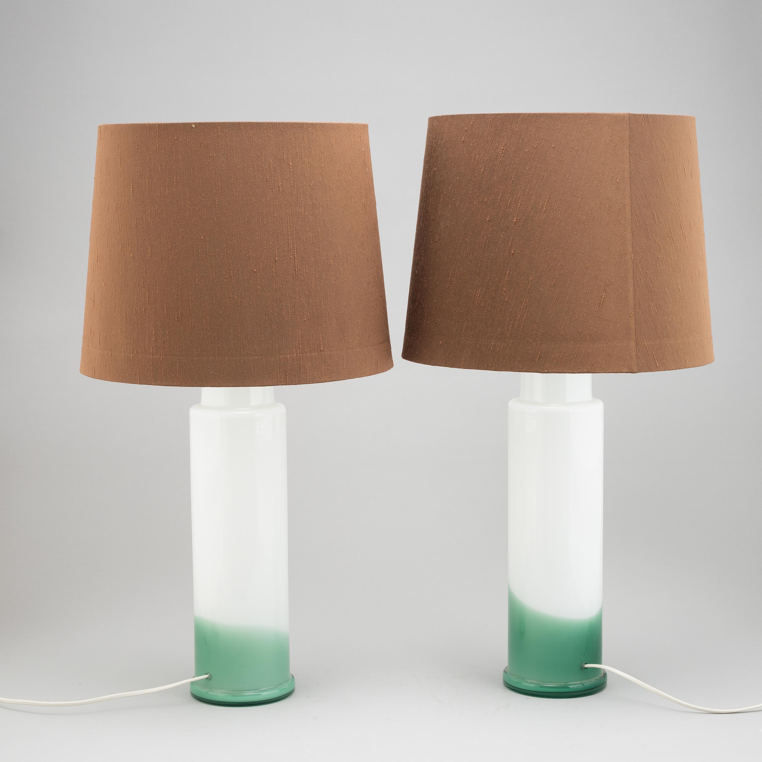 une paire de lampes de table en verre par  Luxus, Vittsjö Suède 1970 Marqué Excellent état - En vente à Paris, FR