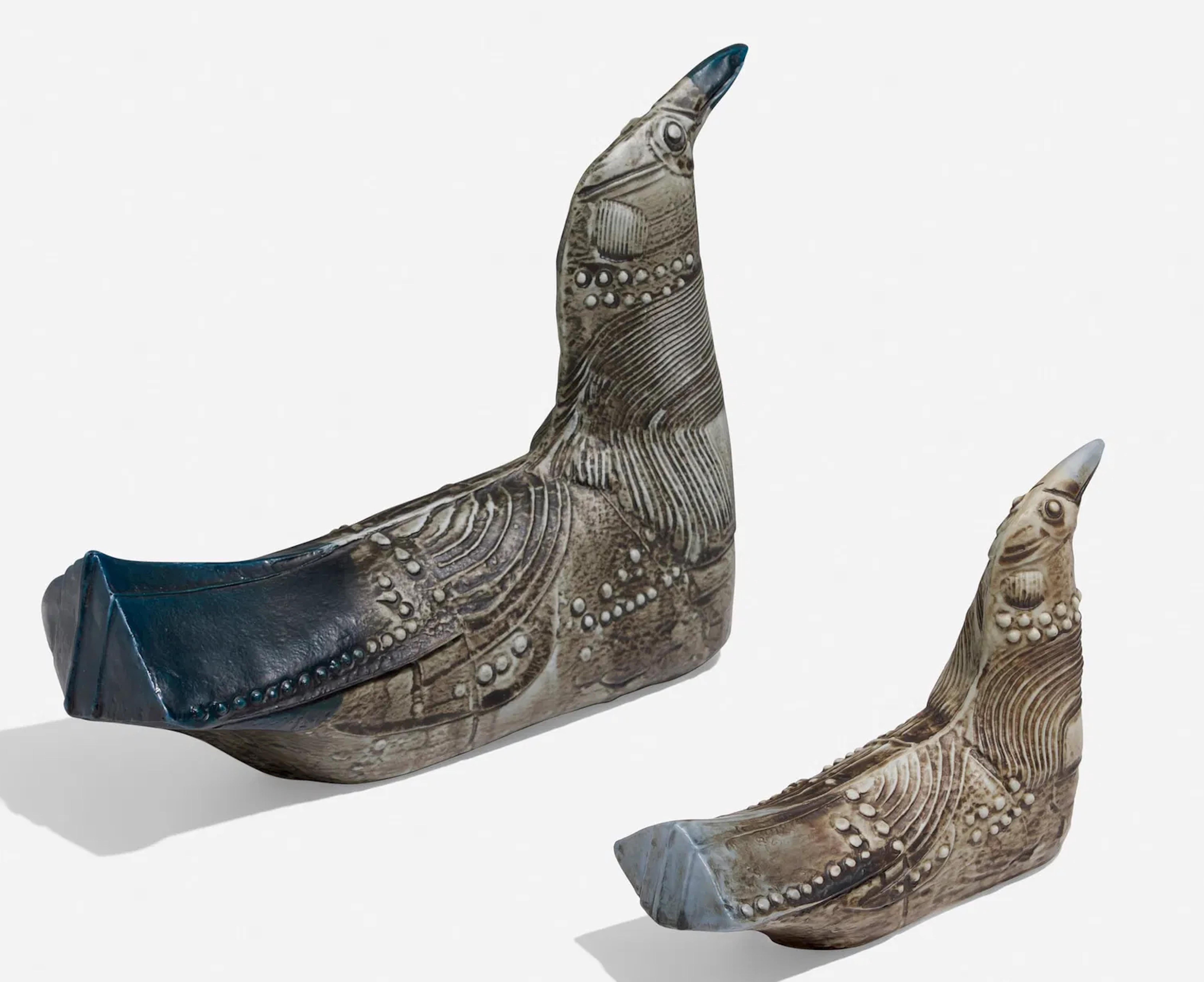 Ein Paar glasierte Vogelskulpturen aus Porzellan von Bertil Vallien (Skandinavische Moderne) im Angebot