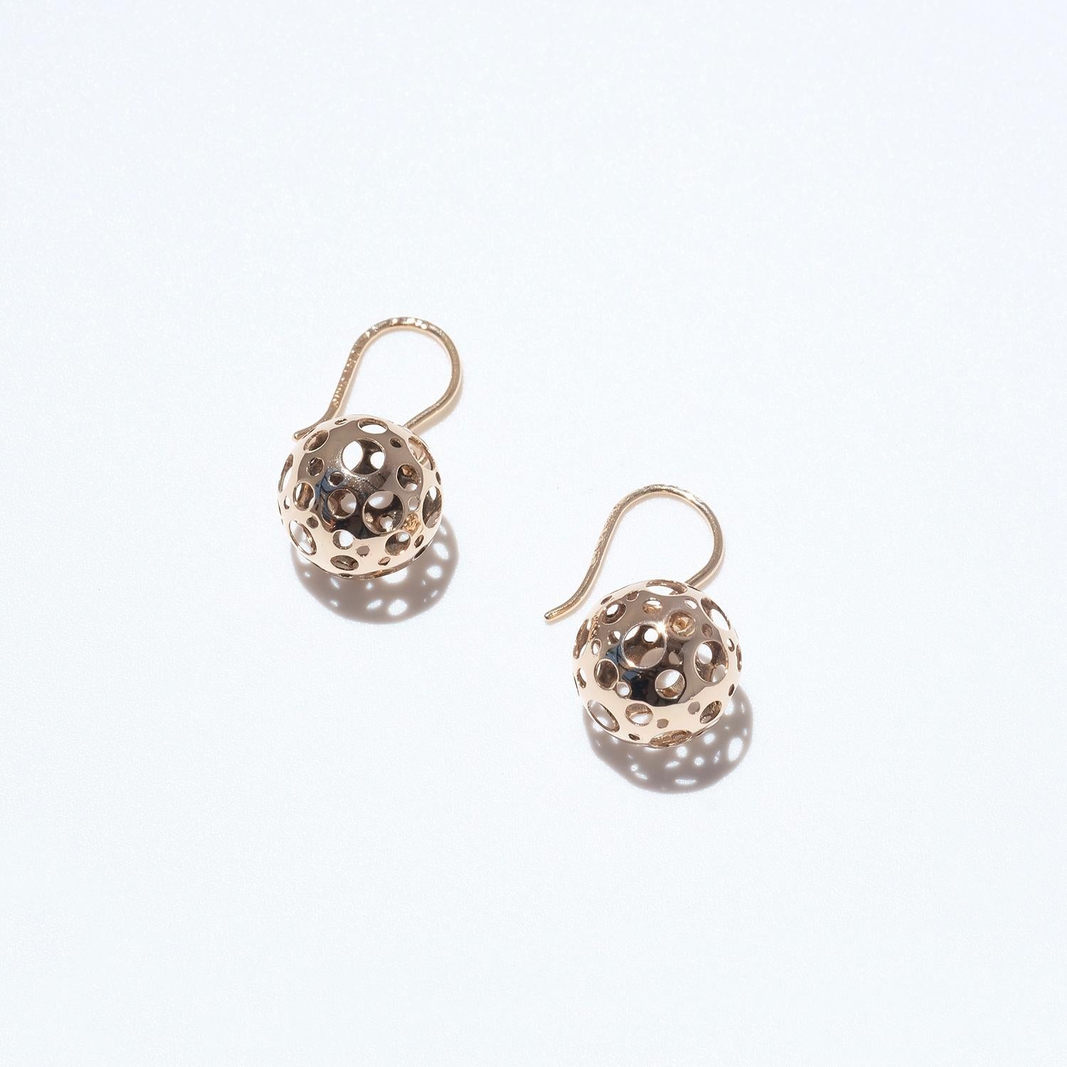 Pair of Gold Earrings, Liisa Vitali, 1971 In Good Condition In Stockholm, SE