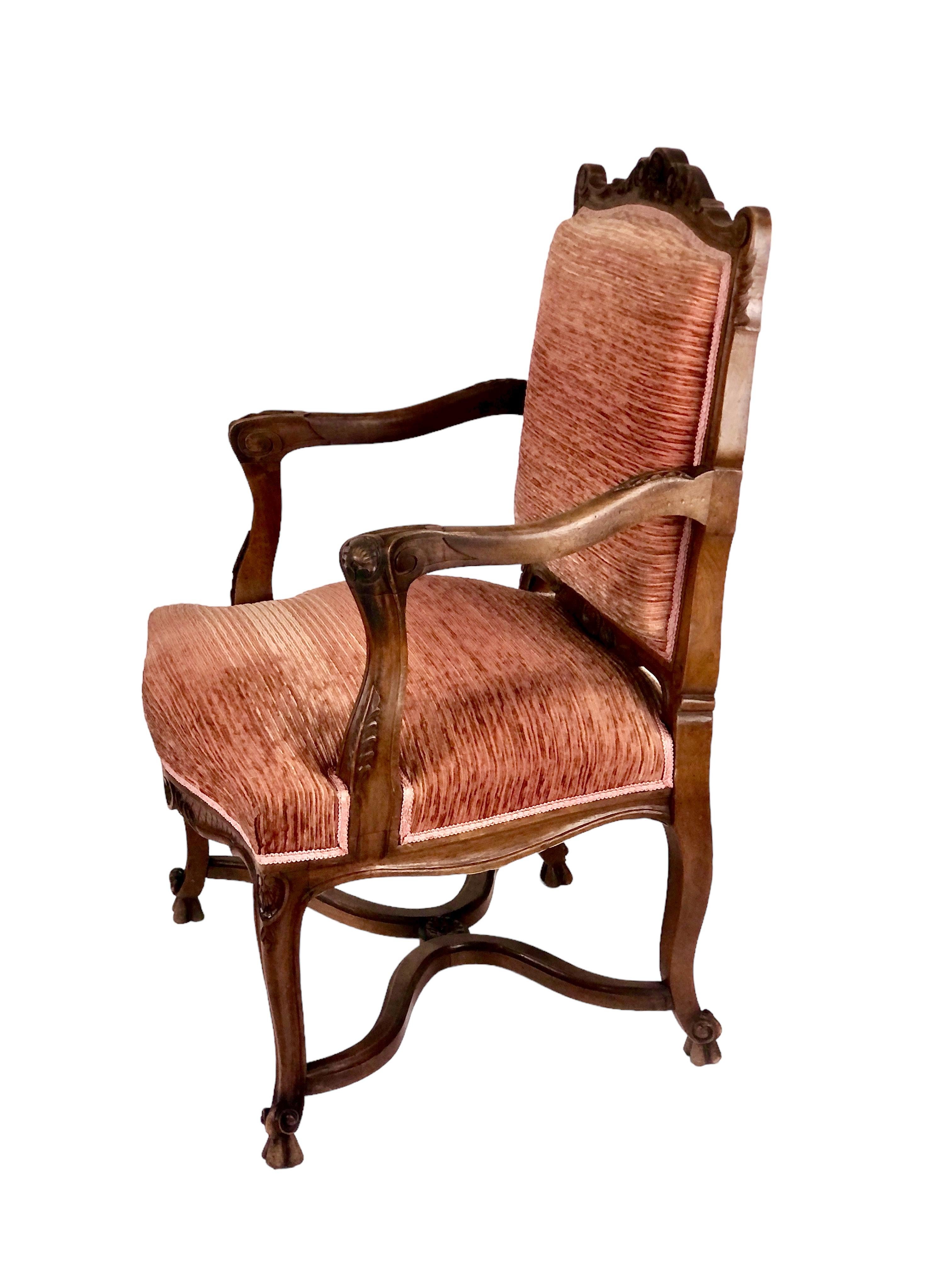 Paire de chaises Regency en noyer du 19e siècle appelées Fauteuils à La Reine Bon état - En vente à LA CIOTAT, FR