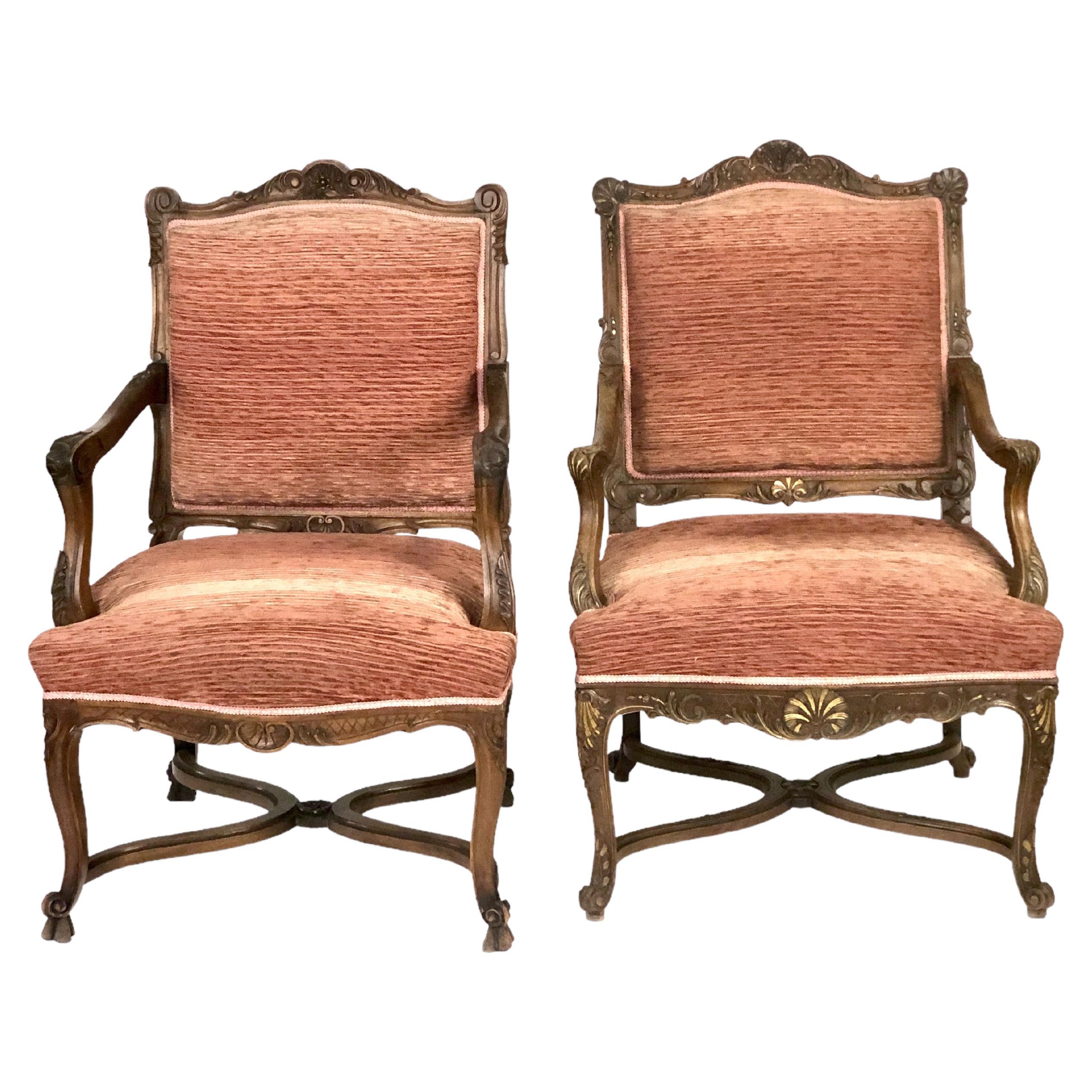 Paire de chaises Regency en noyer du 19e siècle appelées Fauteuils à La Reine