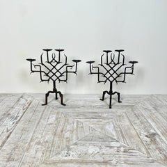 Ein Paar von  Gotischer schmiedeeiserner Kandelaber