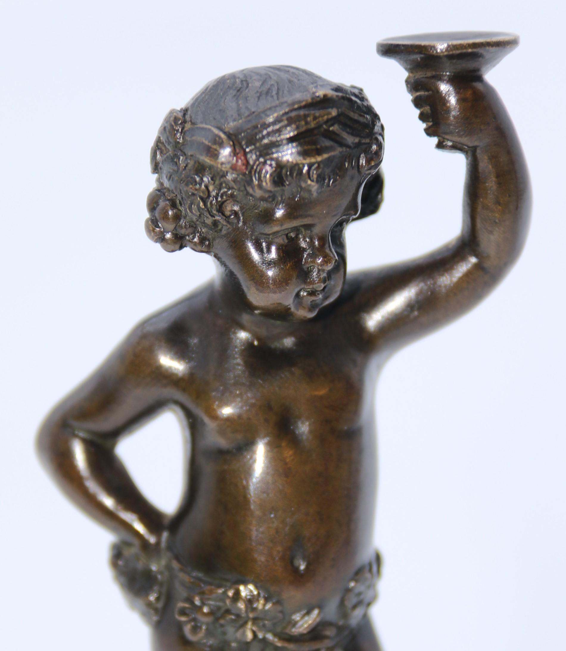 Coppia di figure di putti in bronzo del XIX secolo su basi di marmo, Grand Tour, 1860 ca. in vendita 9