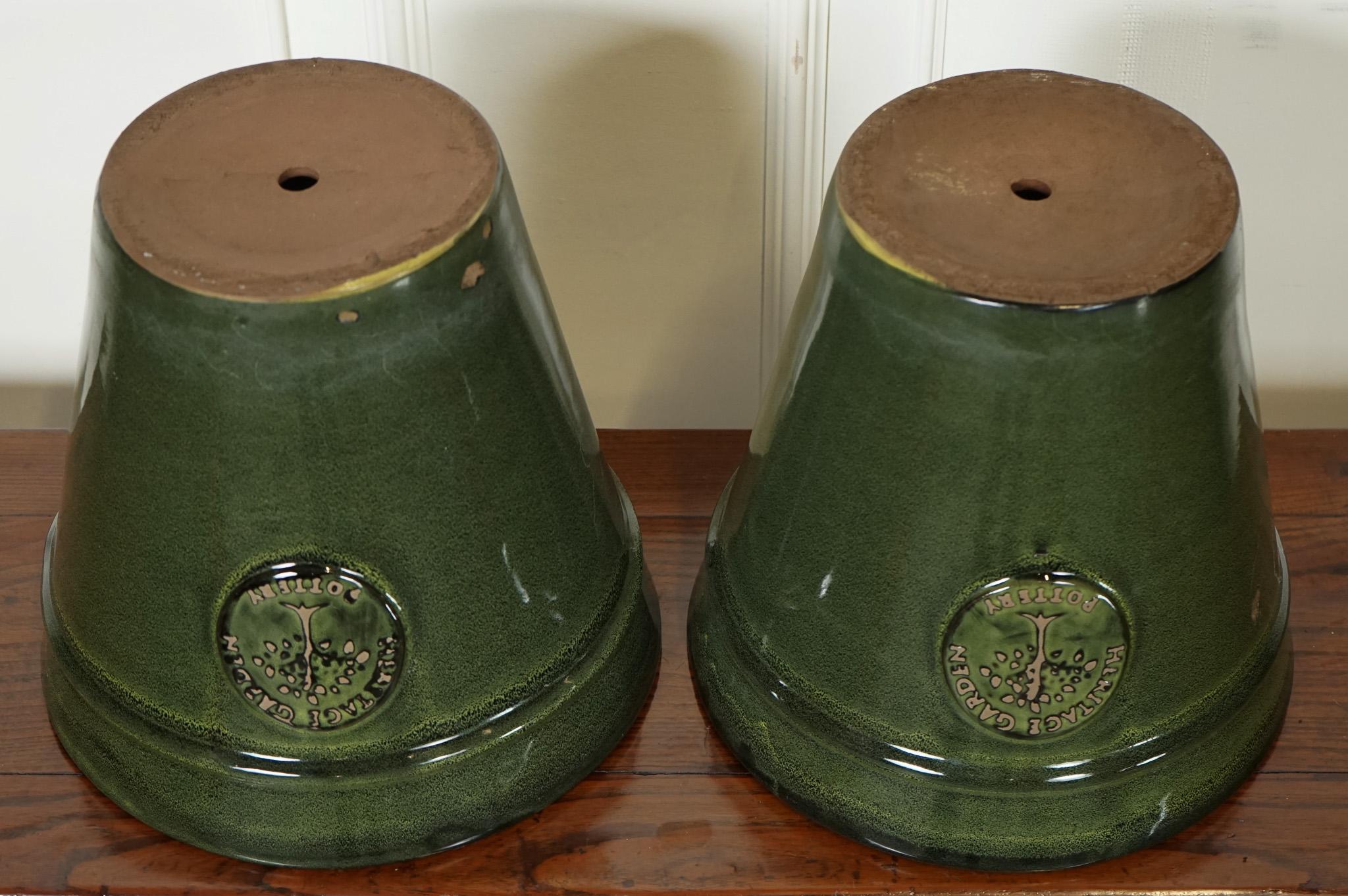 A PAIR OF GREEN EDWARDIAN STYLE FLOWER PLANT POTS BY HERITAGE GARDEN j1 For Sale 6