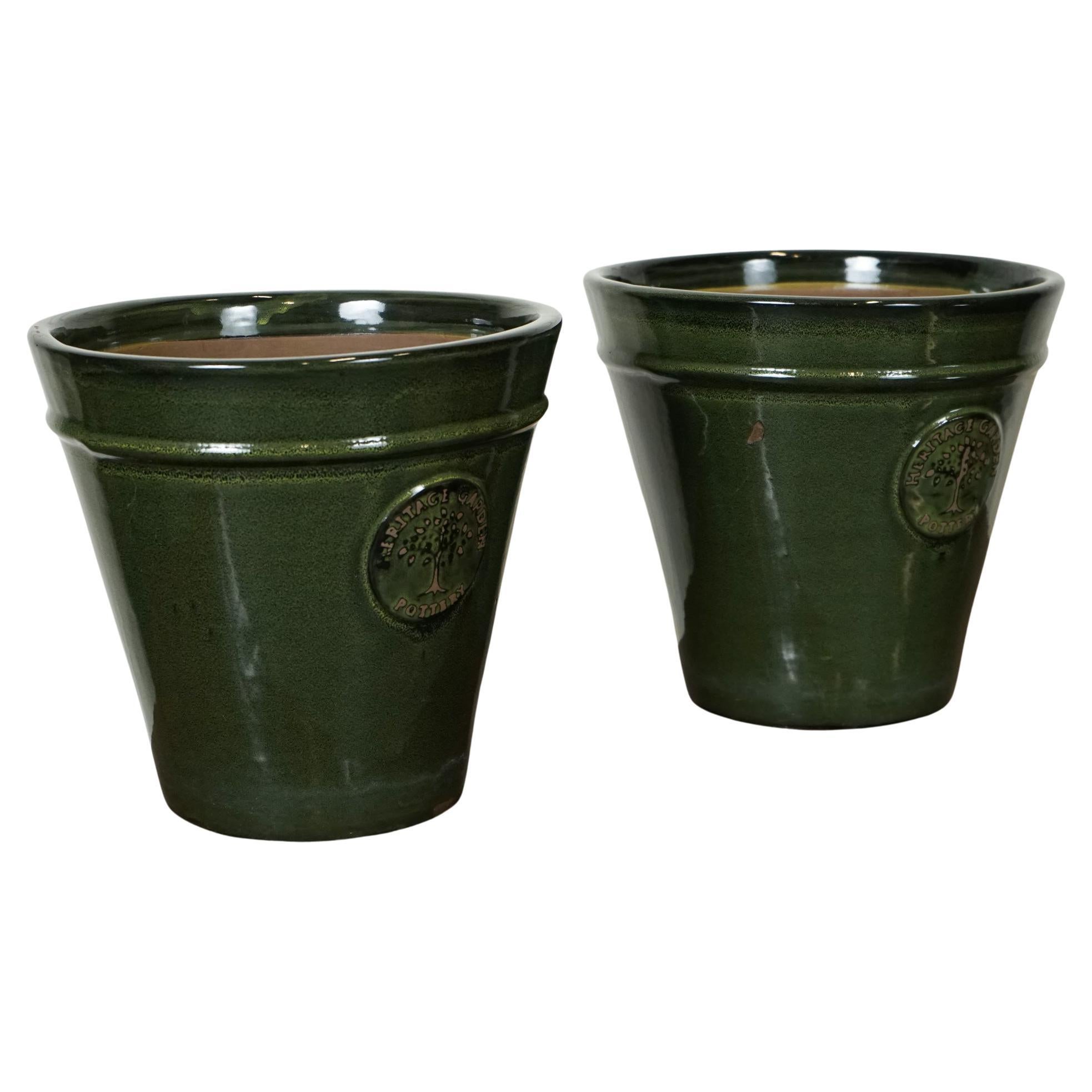 A PAIR OF GREEN EDWARDIAN STYLE FLOWER PLANT POTS BY HERITAGE GARDEN j1 For Sale