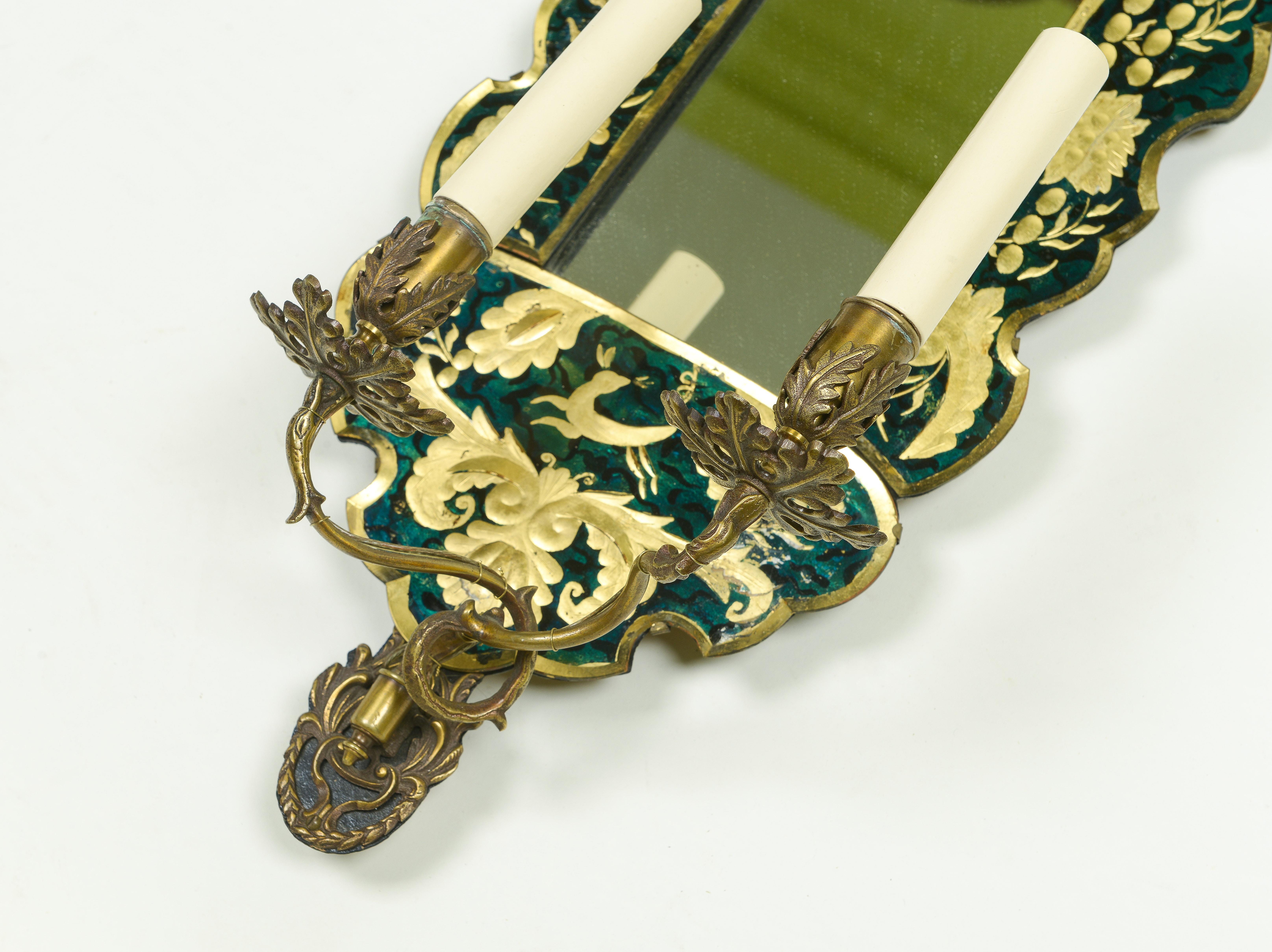 Pair of Green Verre Eglomisé Mirrored Wall Sconces In Good Condition For Sale In New York, NY