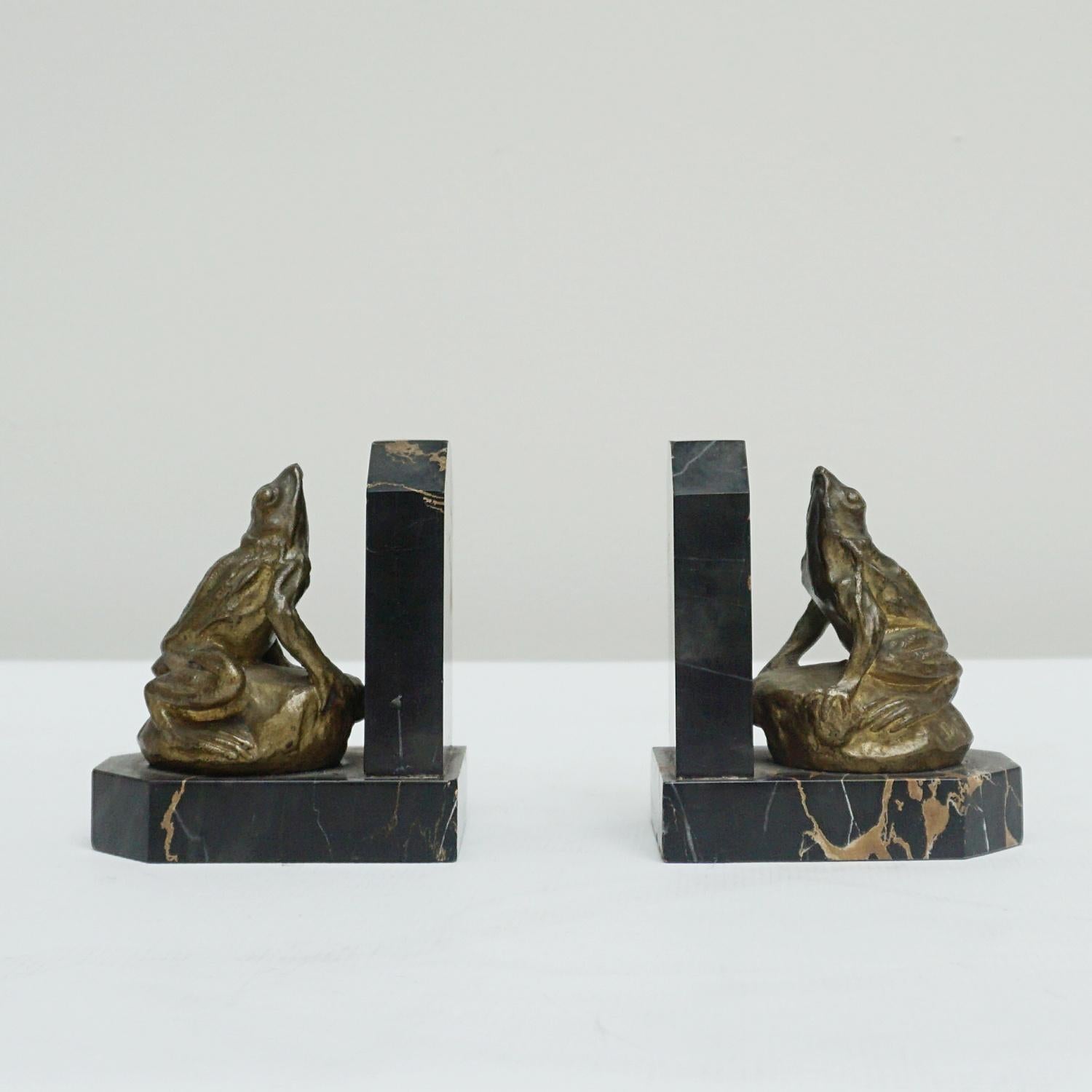 Pair of Solid Bronze Art Deco Frog Bookends French C1920 In Good Condition For Sale In Forest Row, East Sussex