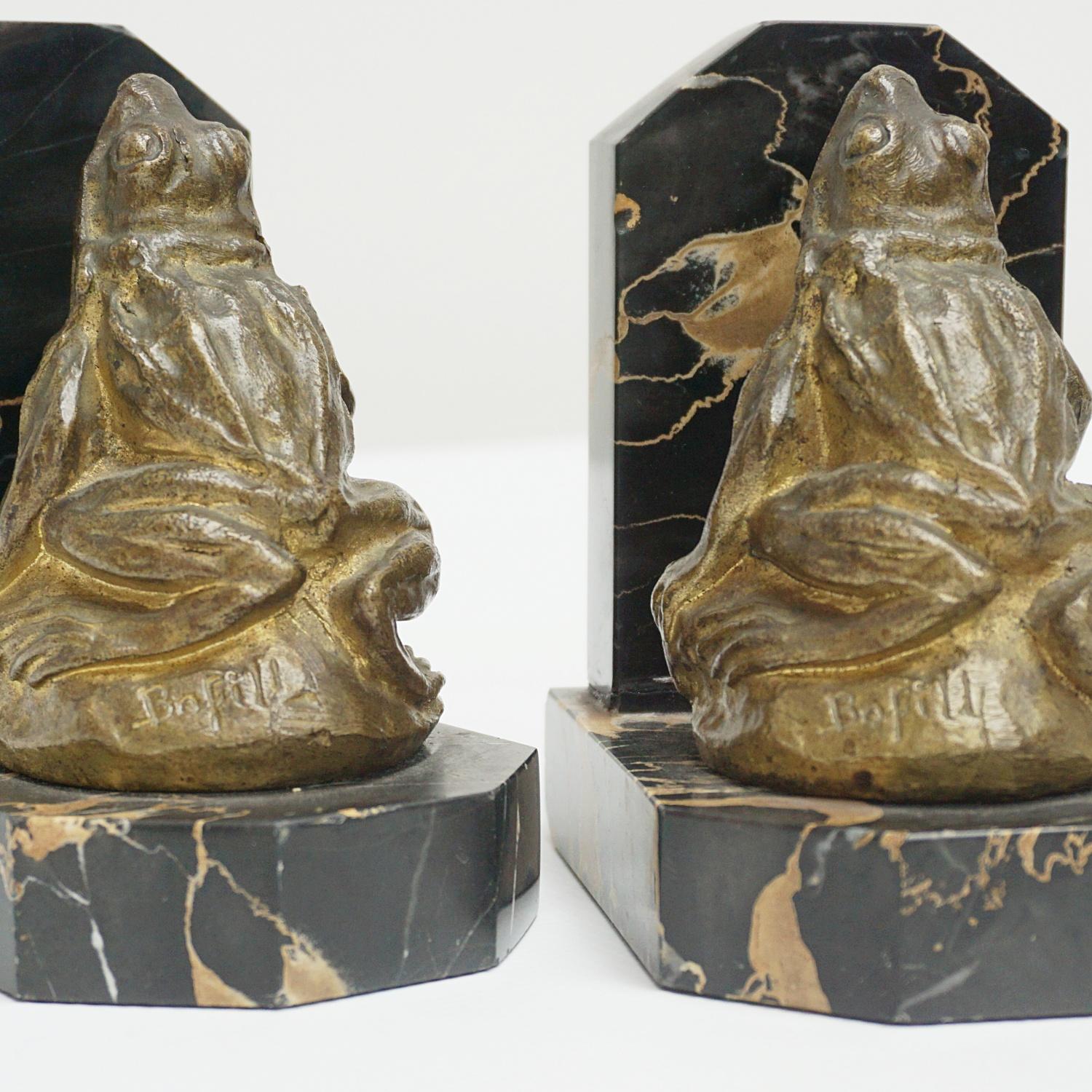 17th Century Pair of Solid Bronze Art Deco Frog Bookends French C1920 For Sale