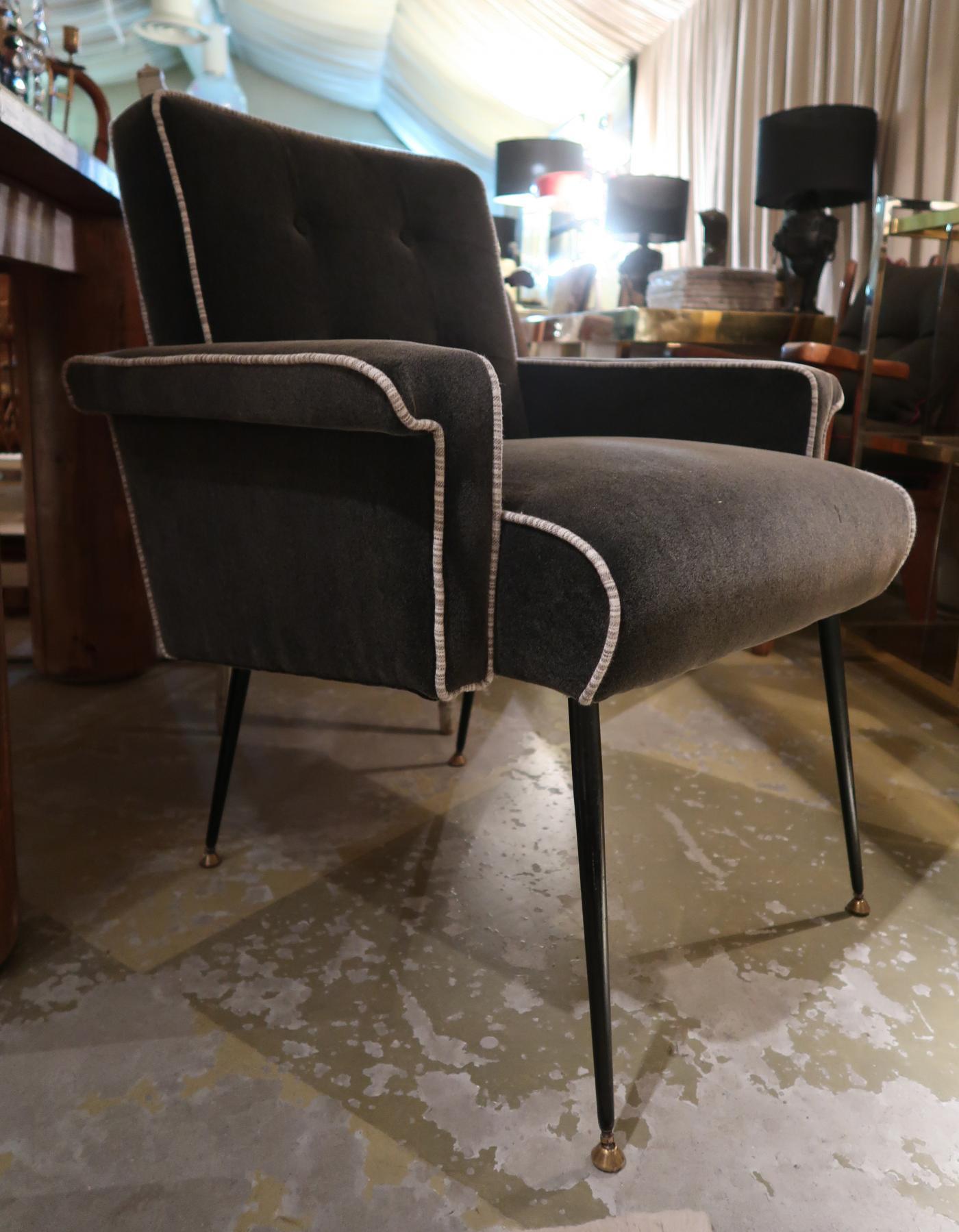 Pair of Grey Velvet, Metal and Brass Legs Midcentury Italian Armchairs, 1950 In Good Condition For Sale In Madrid, ES
