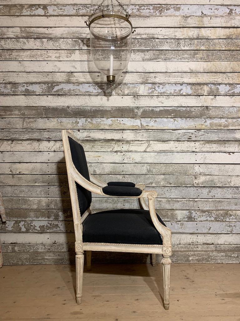 Swedish A pair of Gustavian armchairs For Sale