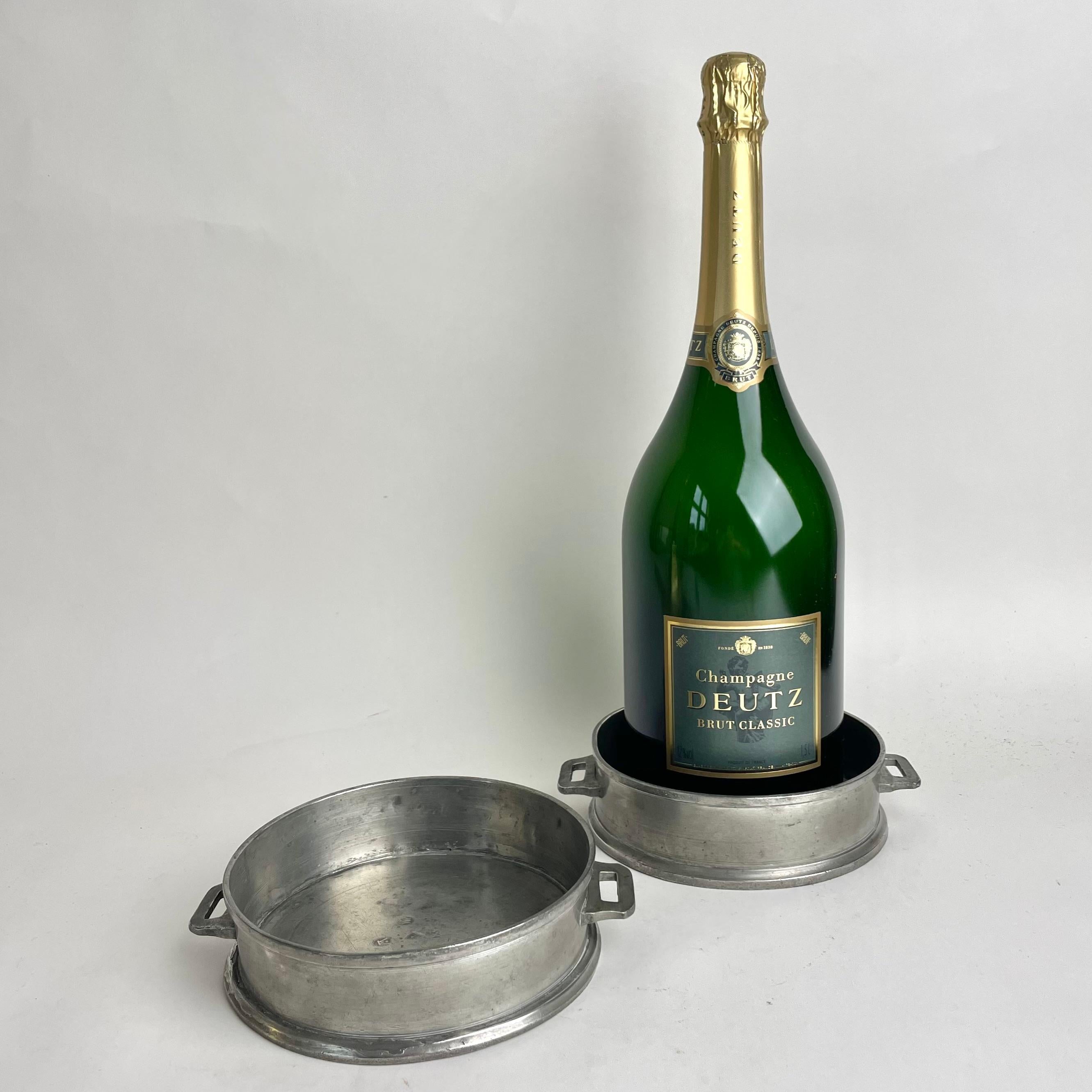 A pair of Gustavian Pewter magnum bottles Coasters dated 1808 In Good Condition In Knivsta, SE