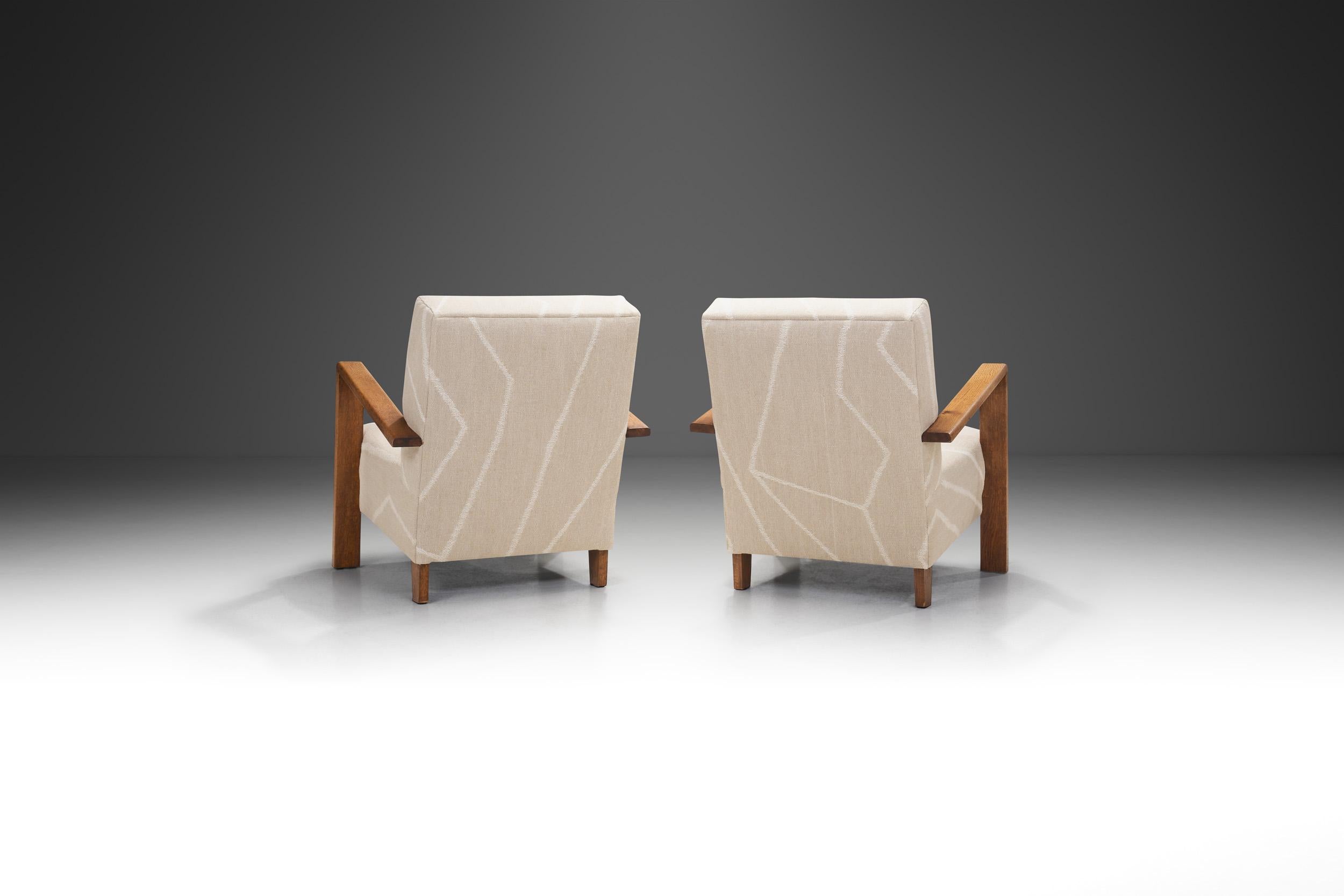 Dutch A Pair of Haagse School Art Deco Lounge Chairs, The Netherlands 1930s For Sale