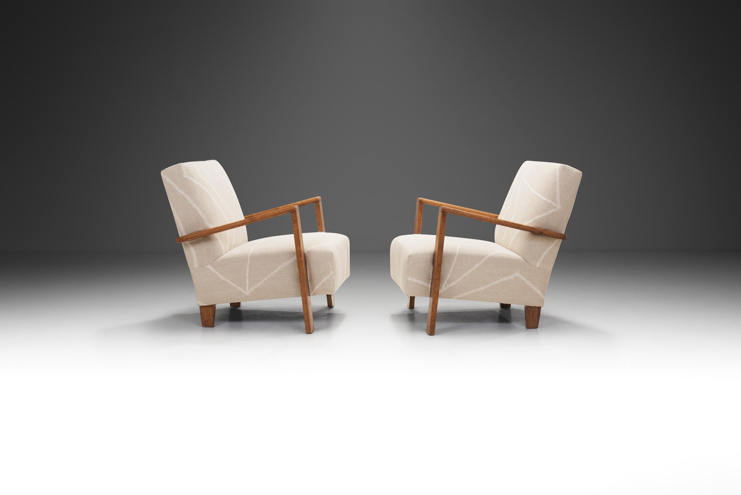 Mid-20th Century A Pair of Haagse School Art Deco Lounge Chairs, The Netherlands 1930s For Sale