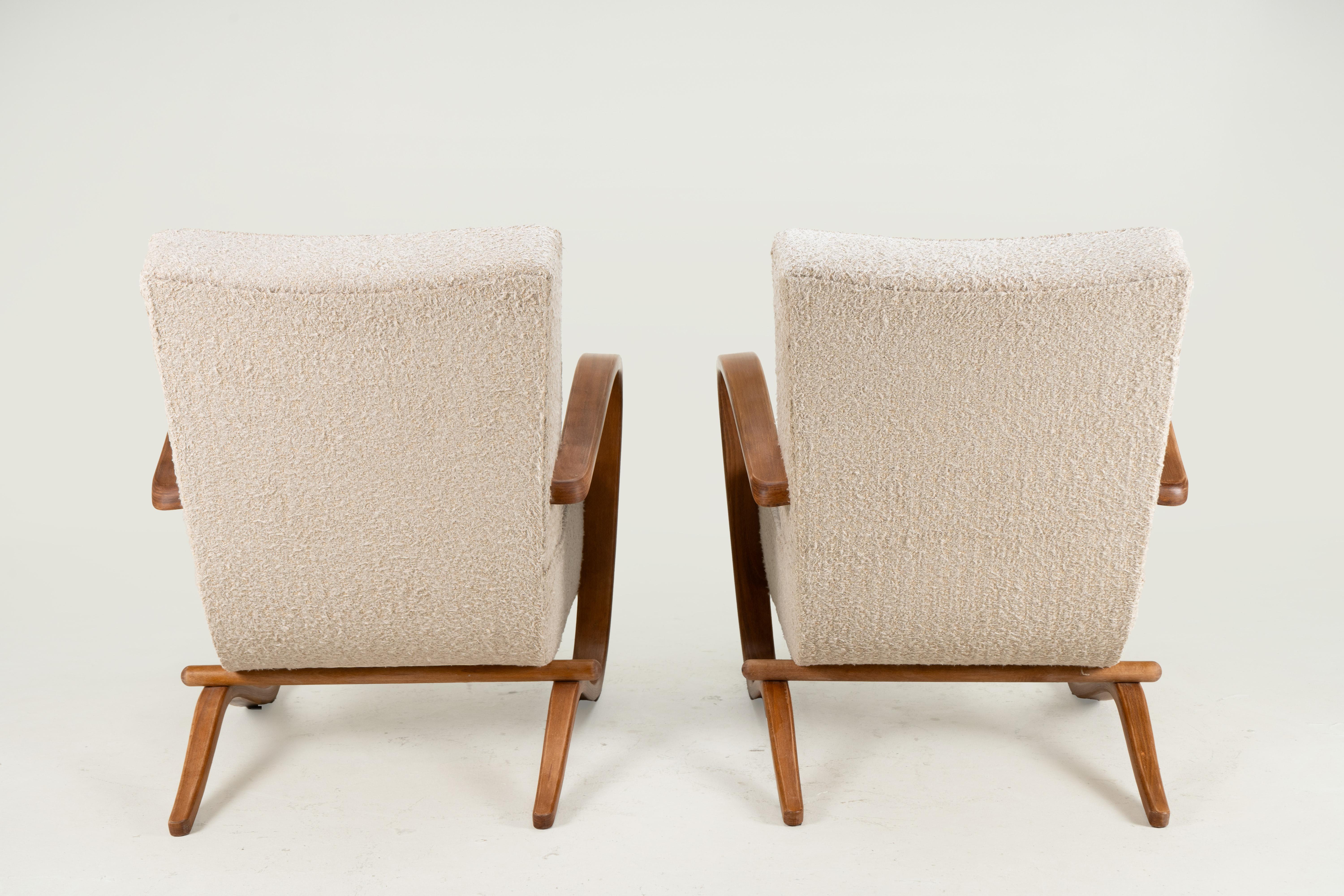 XXI secolo e contemporaneo A Pair of Halabala Style Chairs with Curved Arms and Legs in vendita
