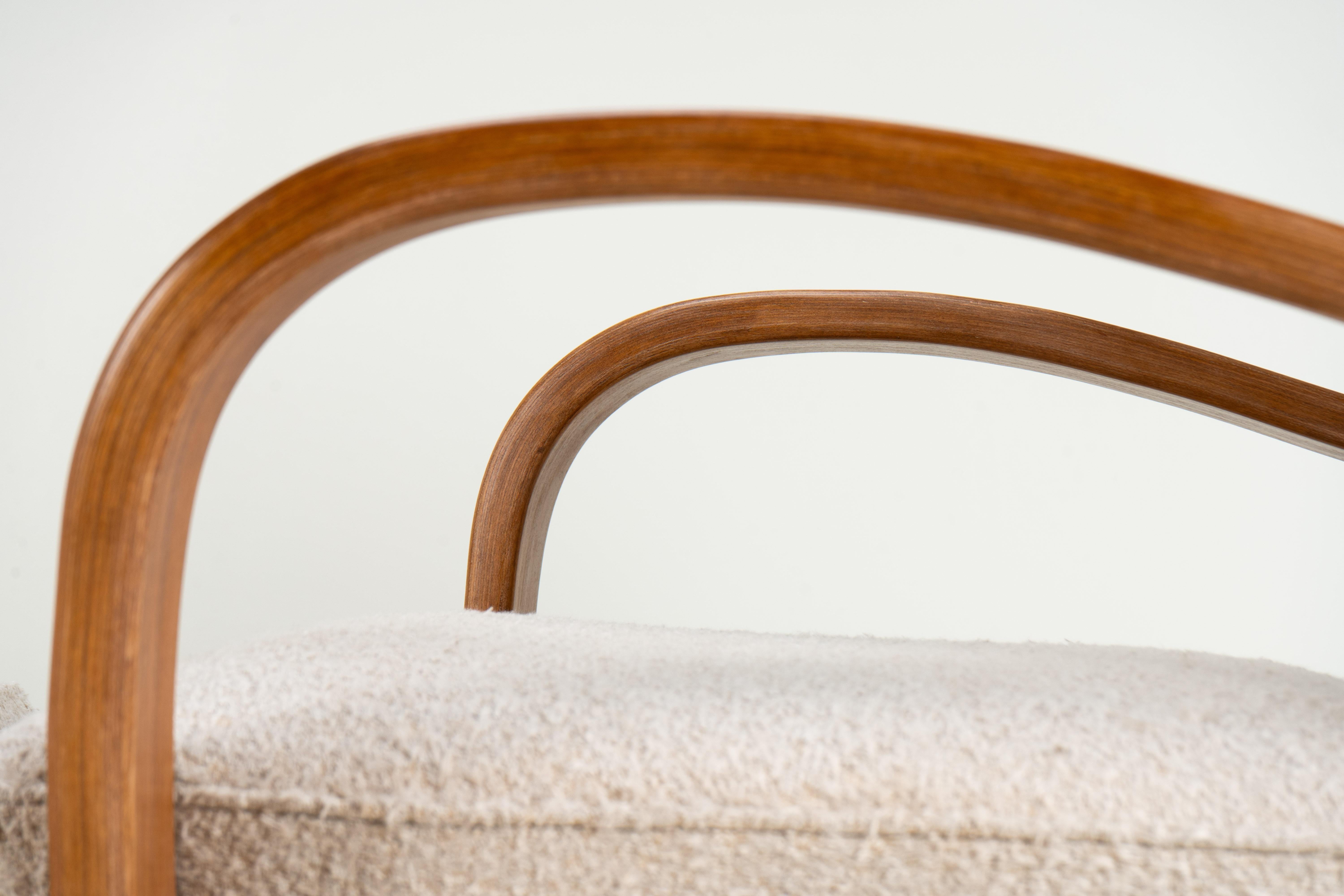 A Pair of Halabala Style Chairs with Curved Arms and Legs in vendita 3