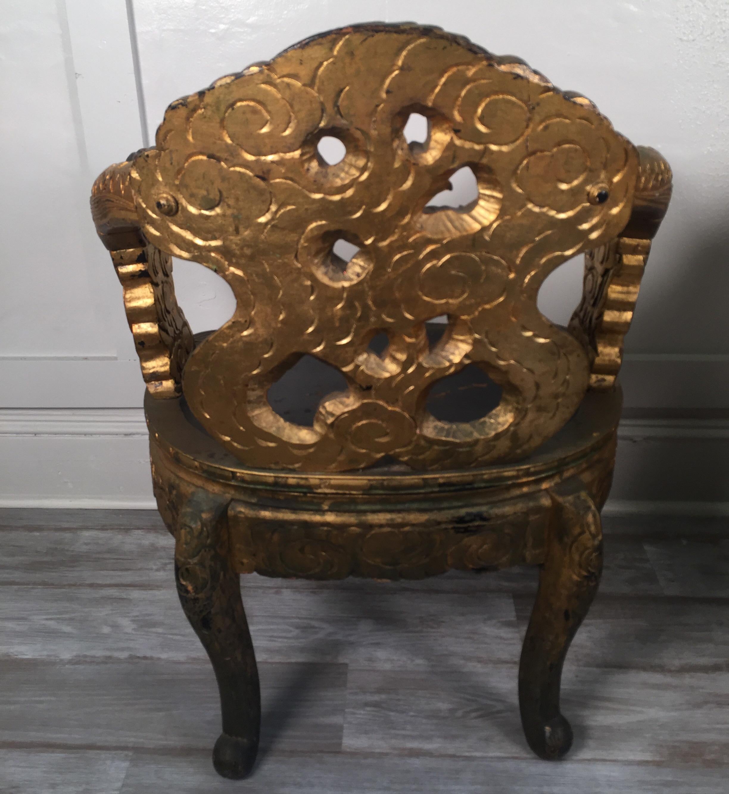 Pair of Hand Carved Gilt Japanese Chairs with Silk Cushions im Zustand „Gut“ in Lambertville, NJ