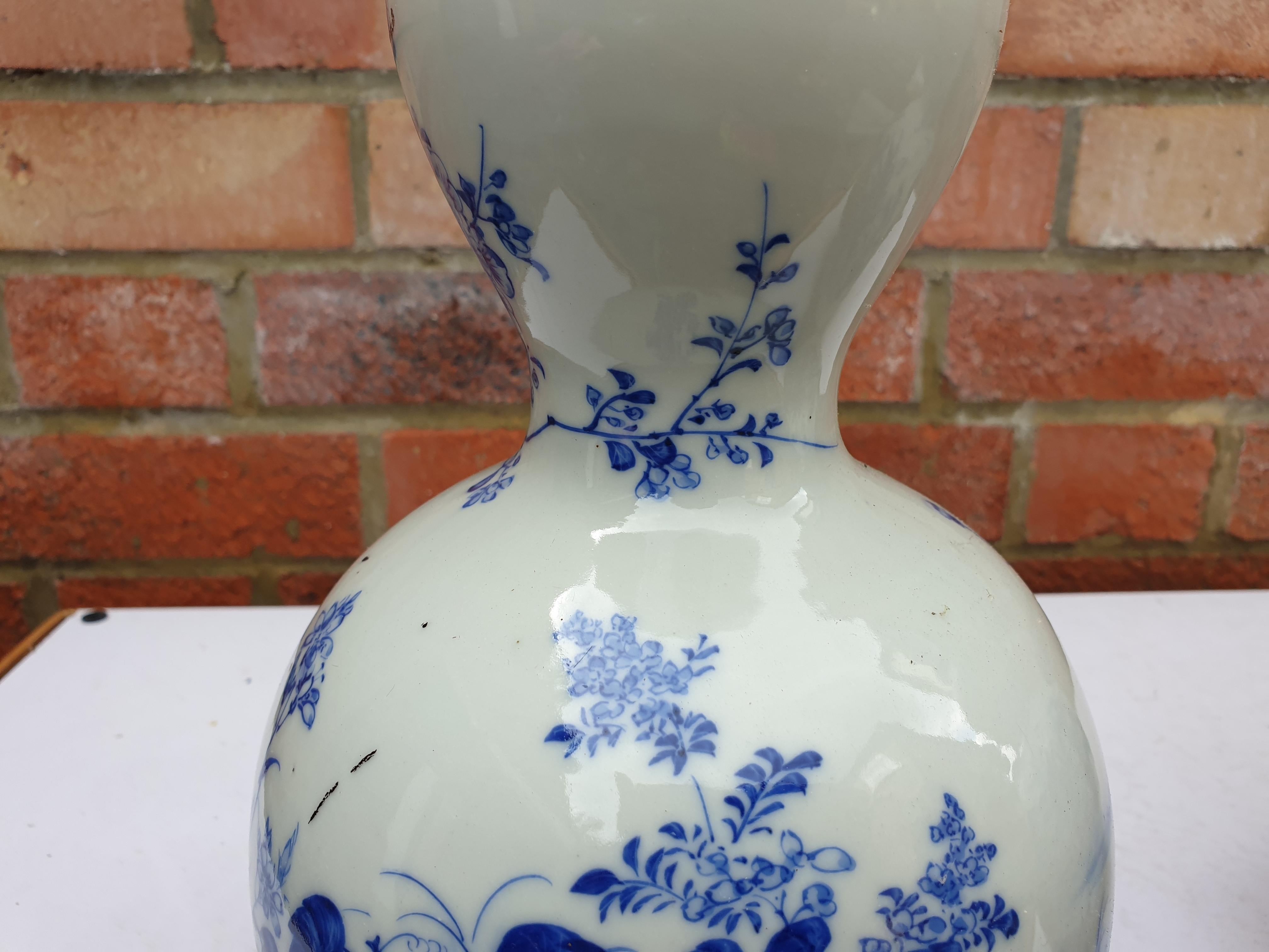 Pair of Handpainted Blue and White Meiji Period Double Gourde Vases For Sale 3