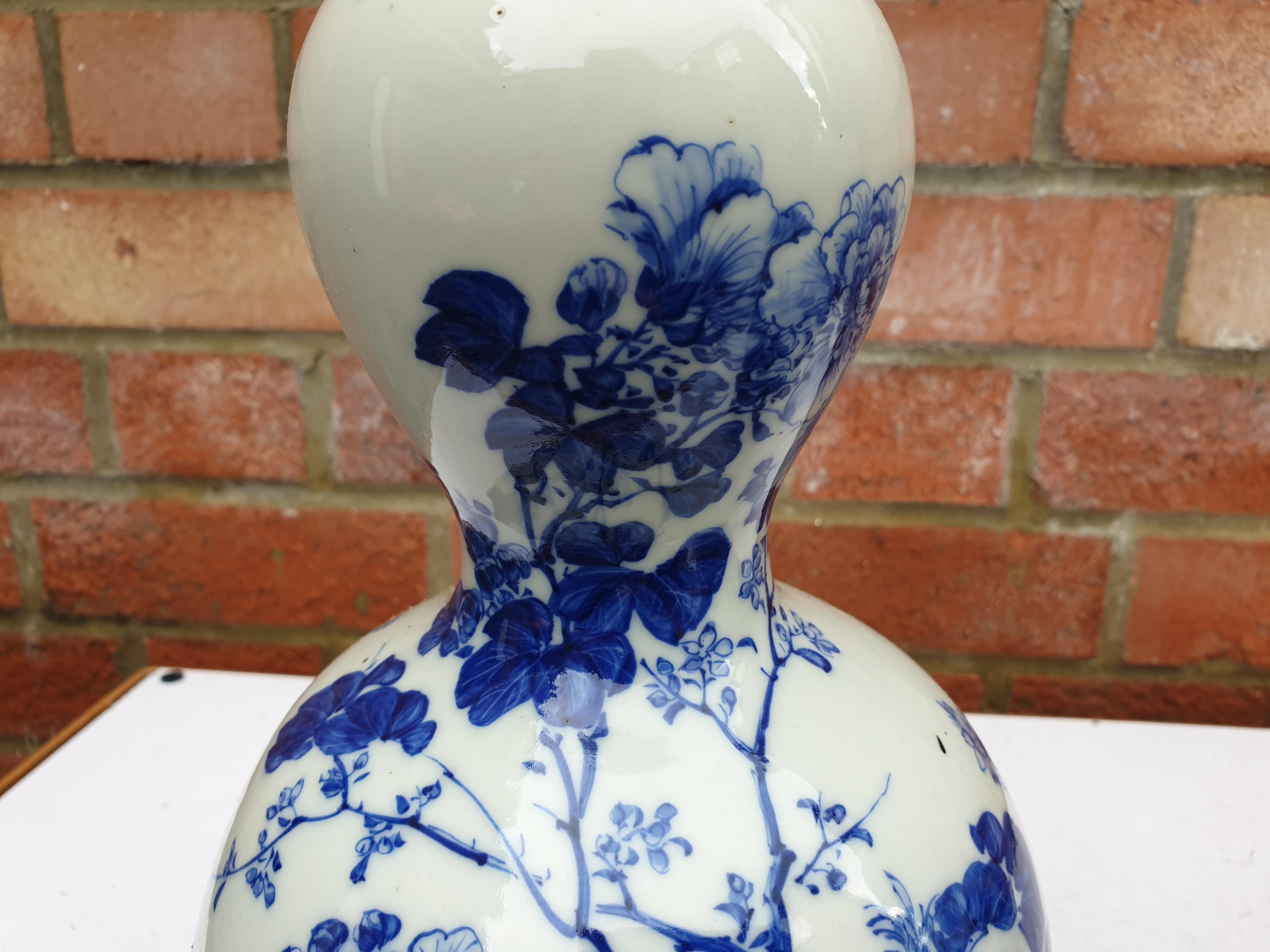 Pair of Handpainted Blue and White Meiji Period Double Gourde Vases For Sale 6