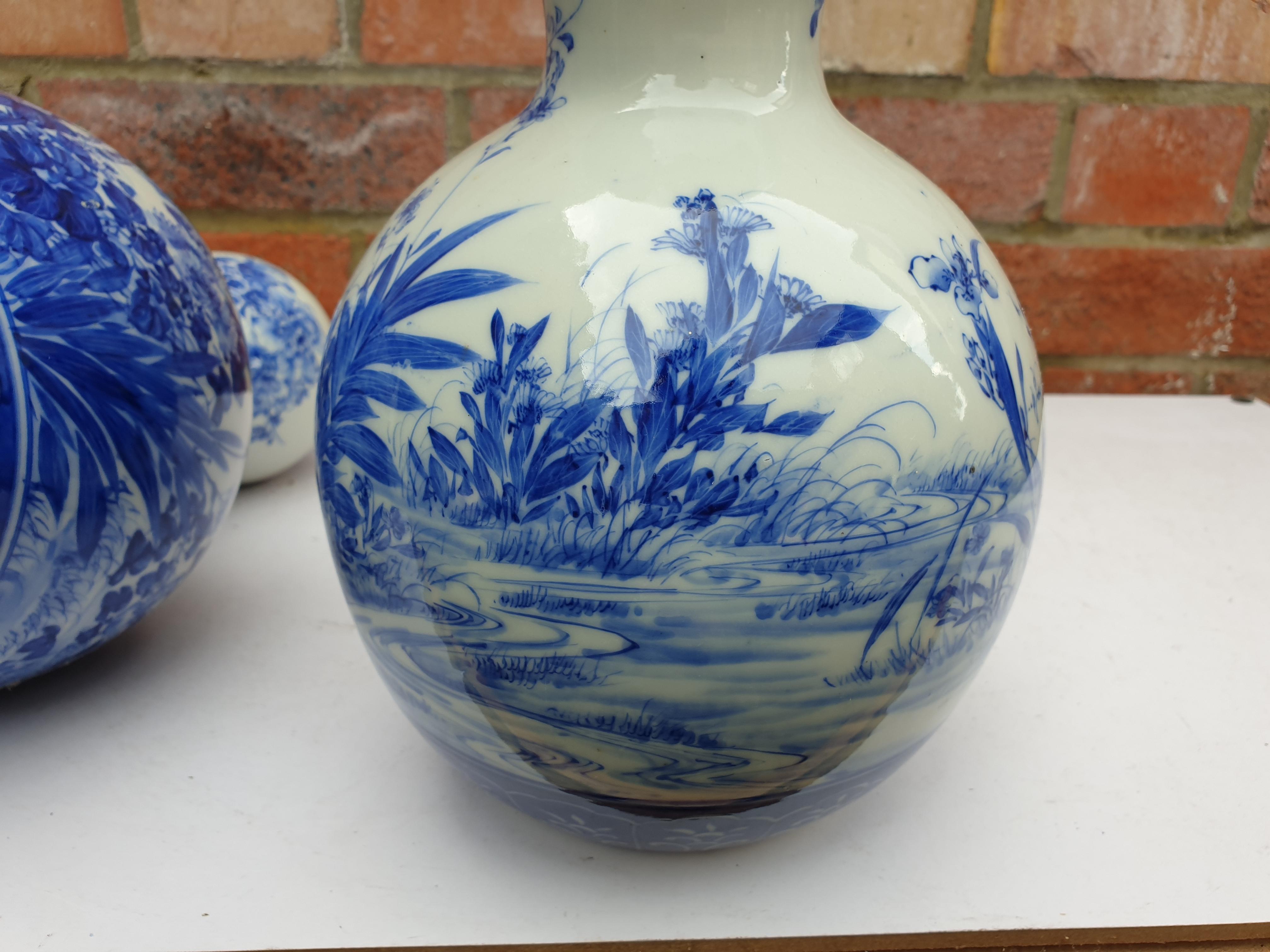 Pair of Handpainted Blue and White Meiji Period Double Gourde Vases For Sale 7