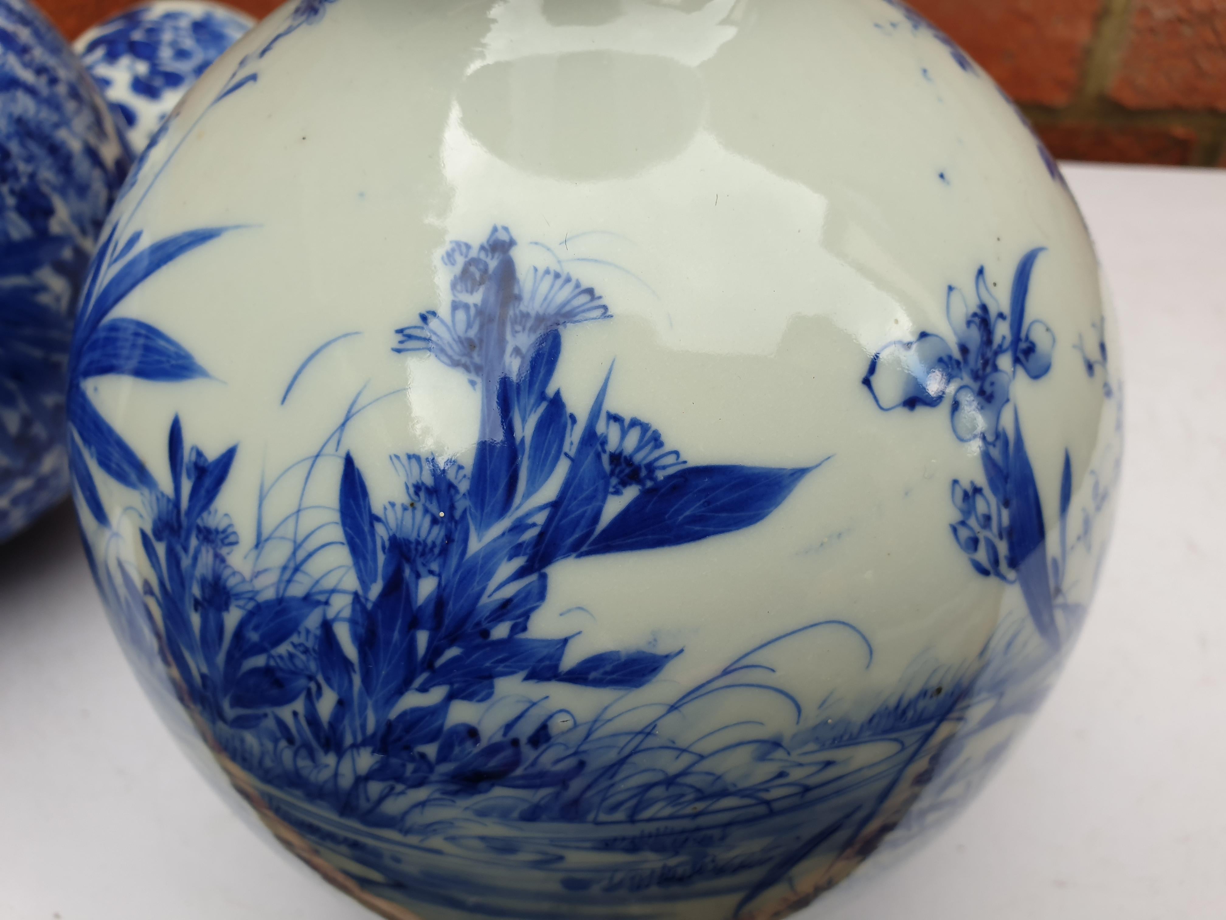 Pair of Handpainted Blue and White Meiji Period Double Gourde Vases For Sale 8