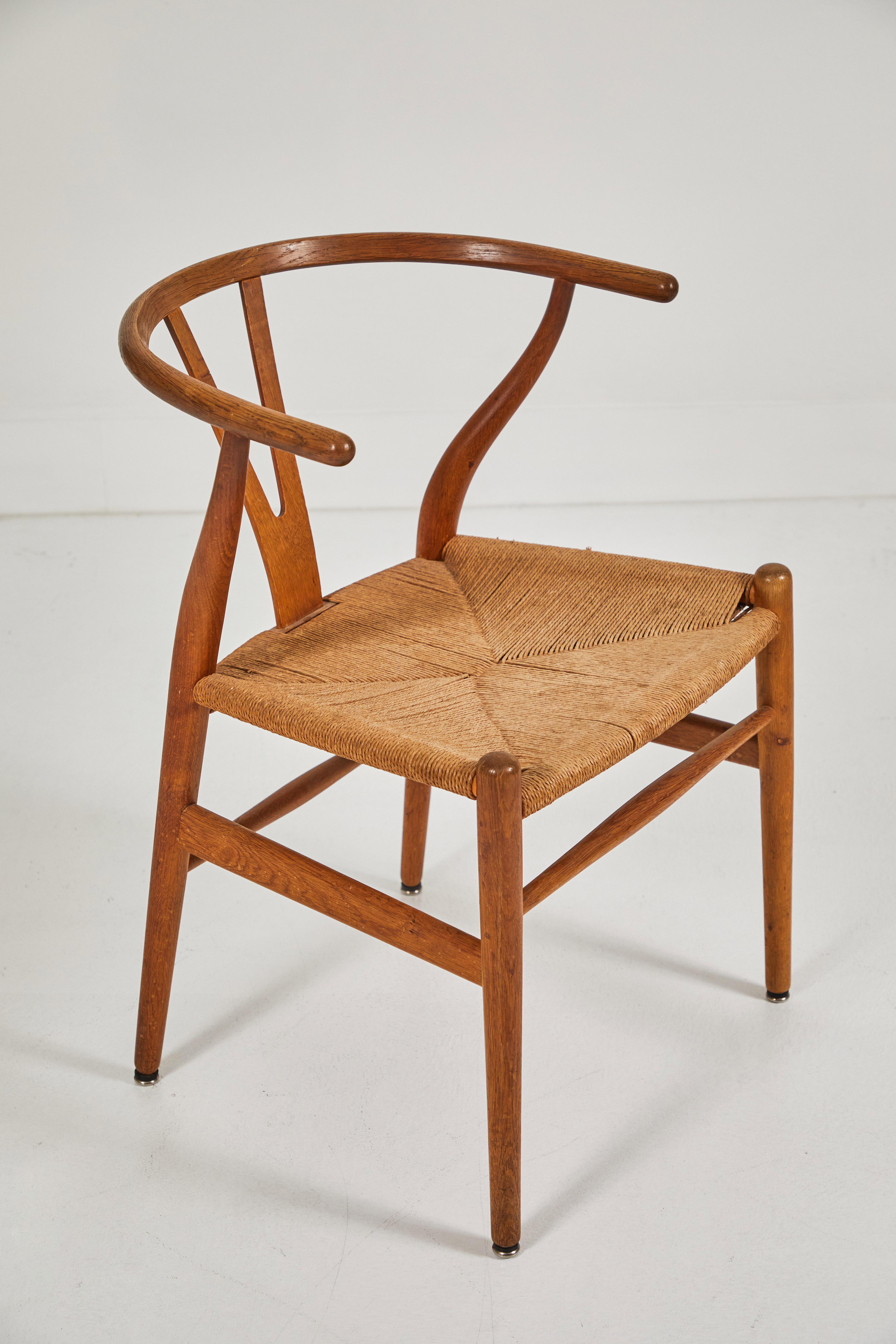 Mid-20th Century Pair of Hans Wegner Wishbone Chairs
