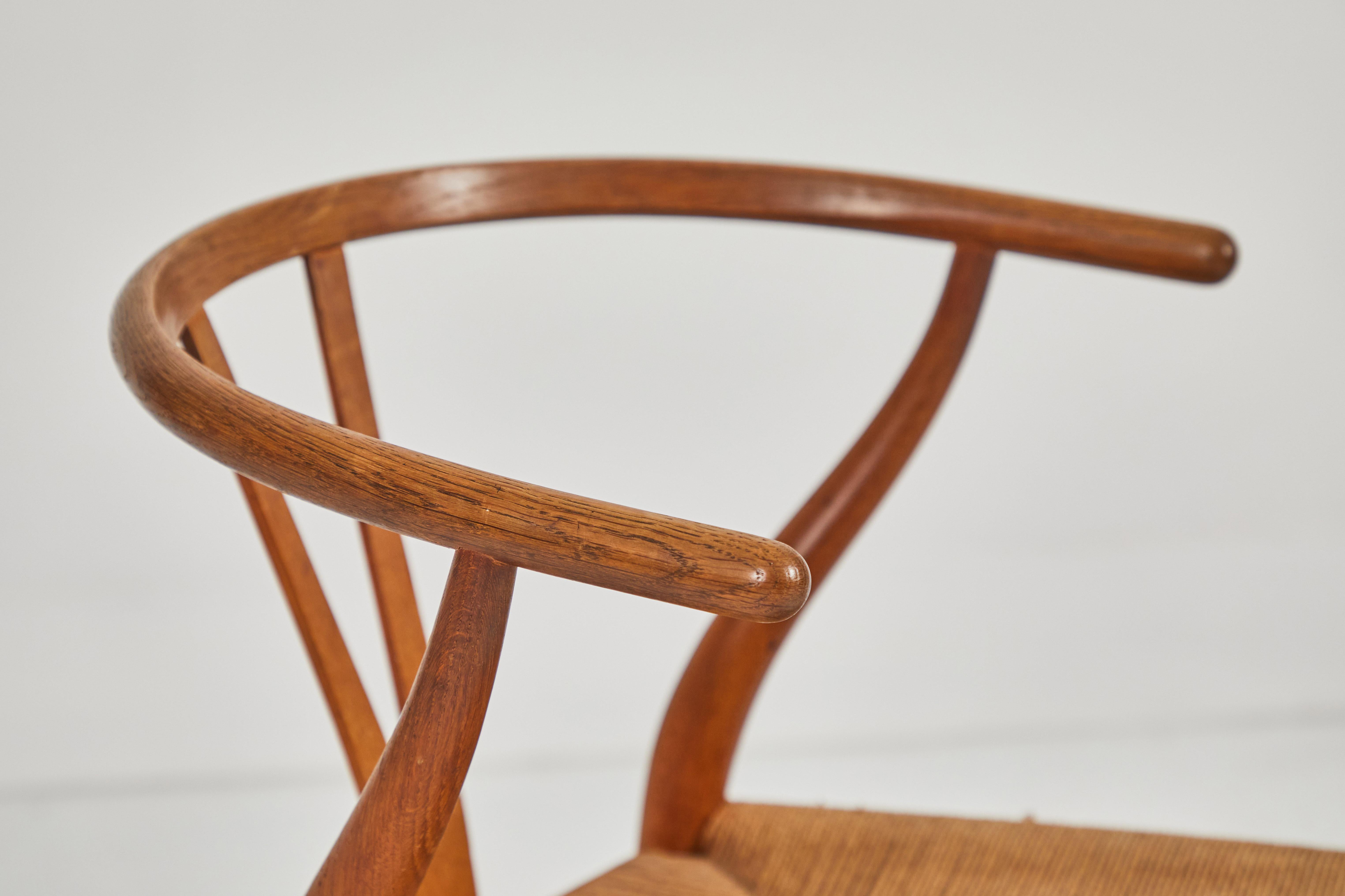 Pair of Hans Wegner Wishbone Chairs 1
