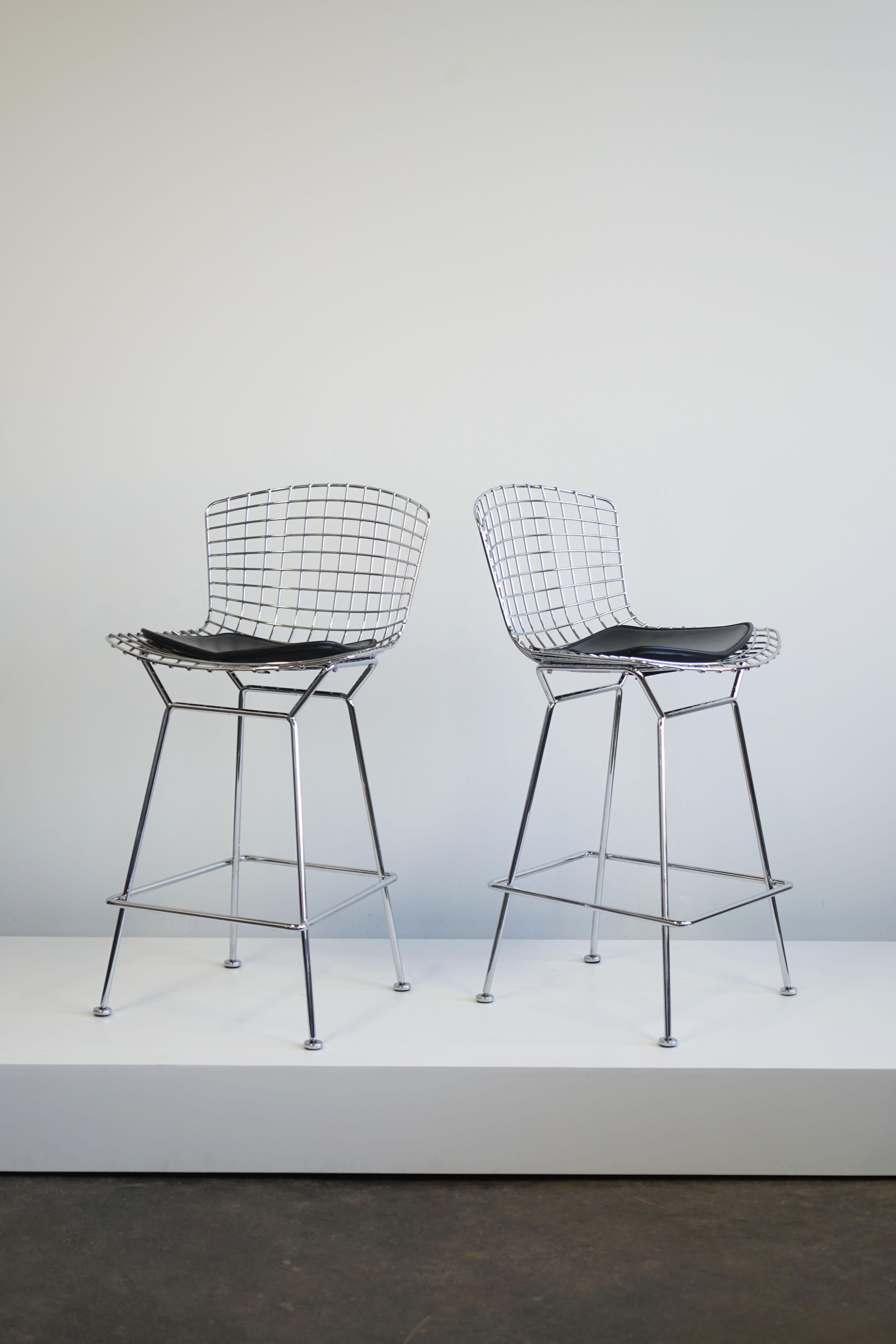 Steel A pair of Harry Bertoia Bar stools for Knoll, set of 2 with black pads