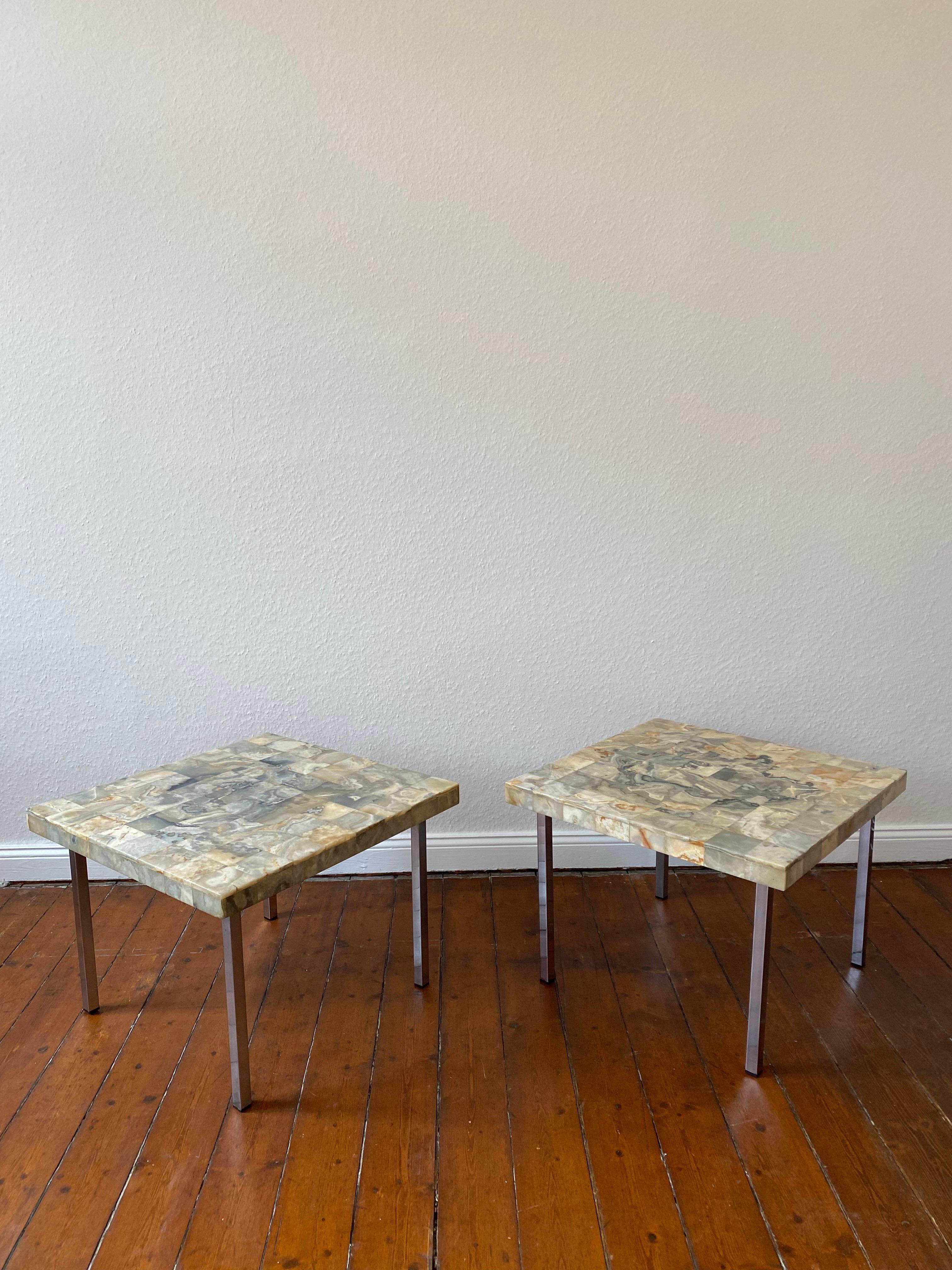 Allemand Paire de tables d'appoint carrées en mosaïque de marbre Kalkutta de Heinz Lilienthal, années 1970 en vente