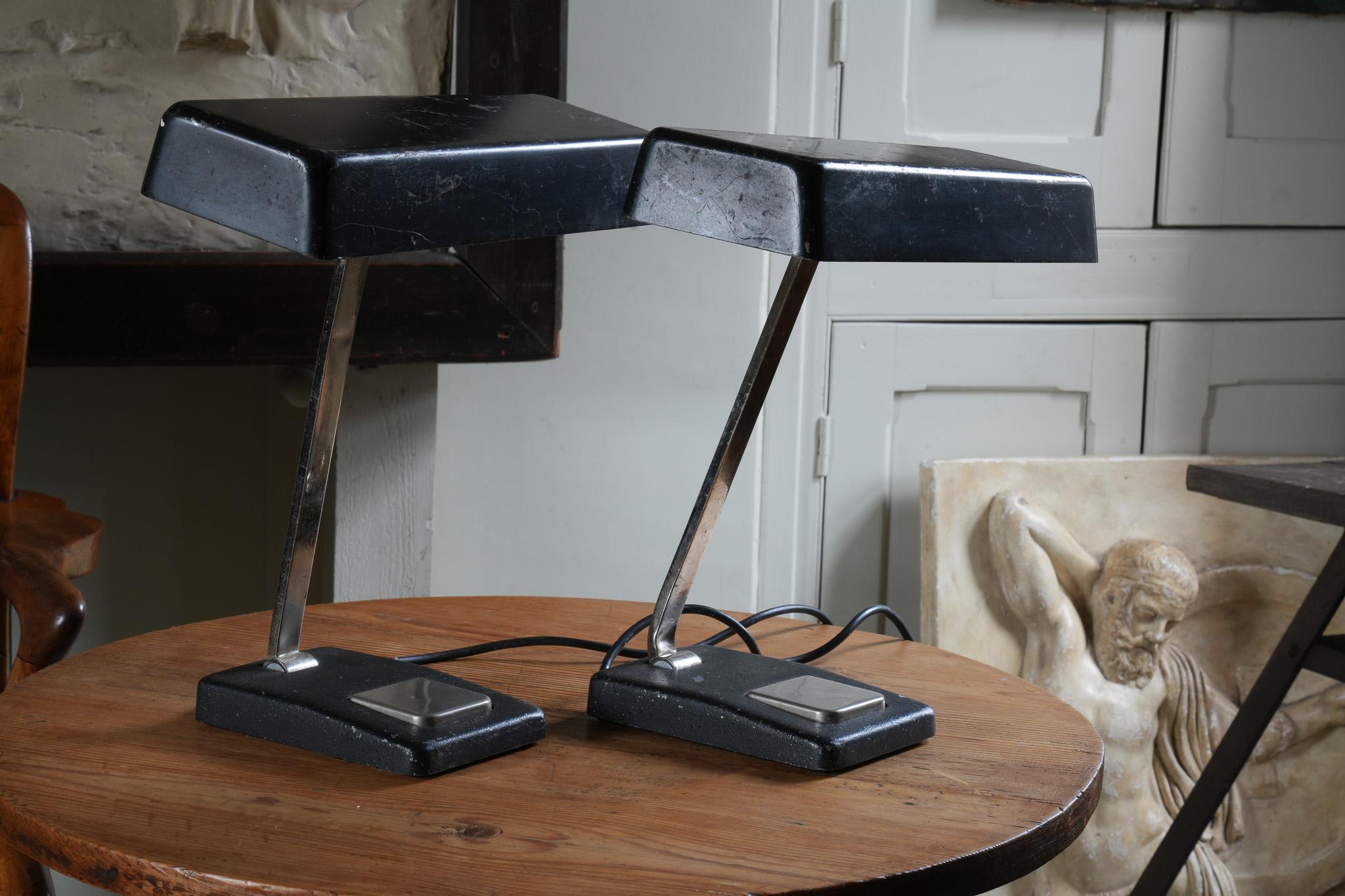 A Pair of Hillebrand Desk Lamps For Sale 3