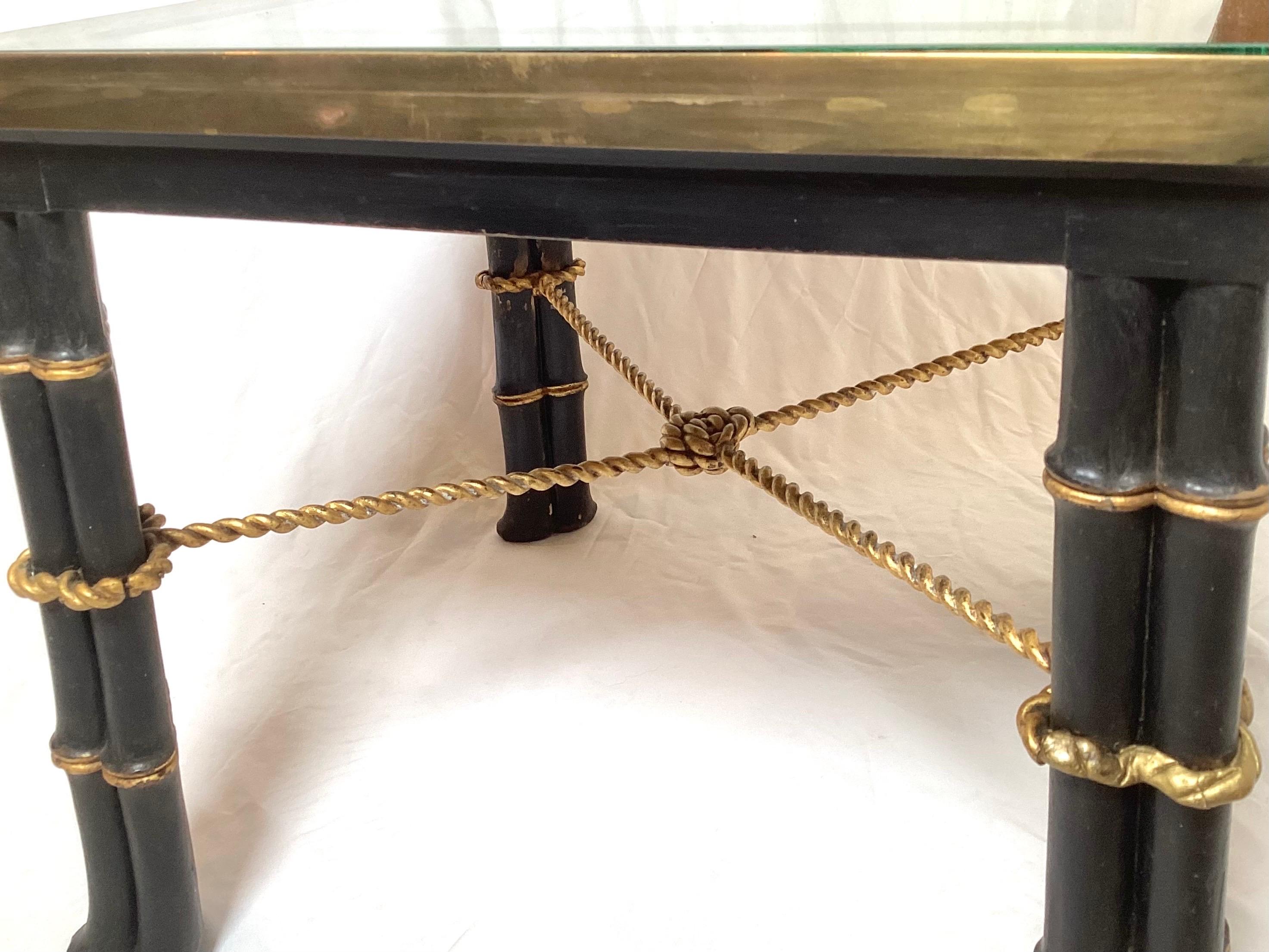 Paire de tables d'appoint Hollywood Regency en laiton et ébène Bon état - En vente à Lambertville, NJ