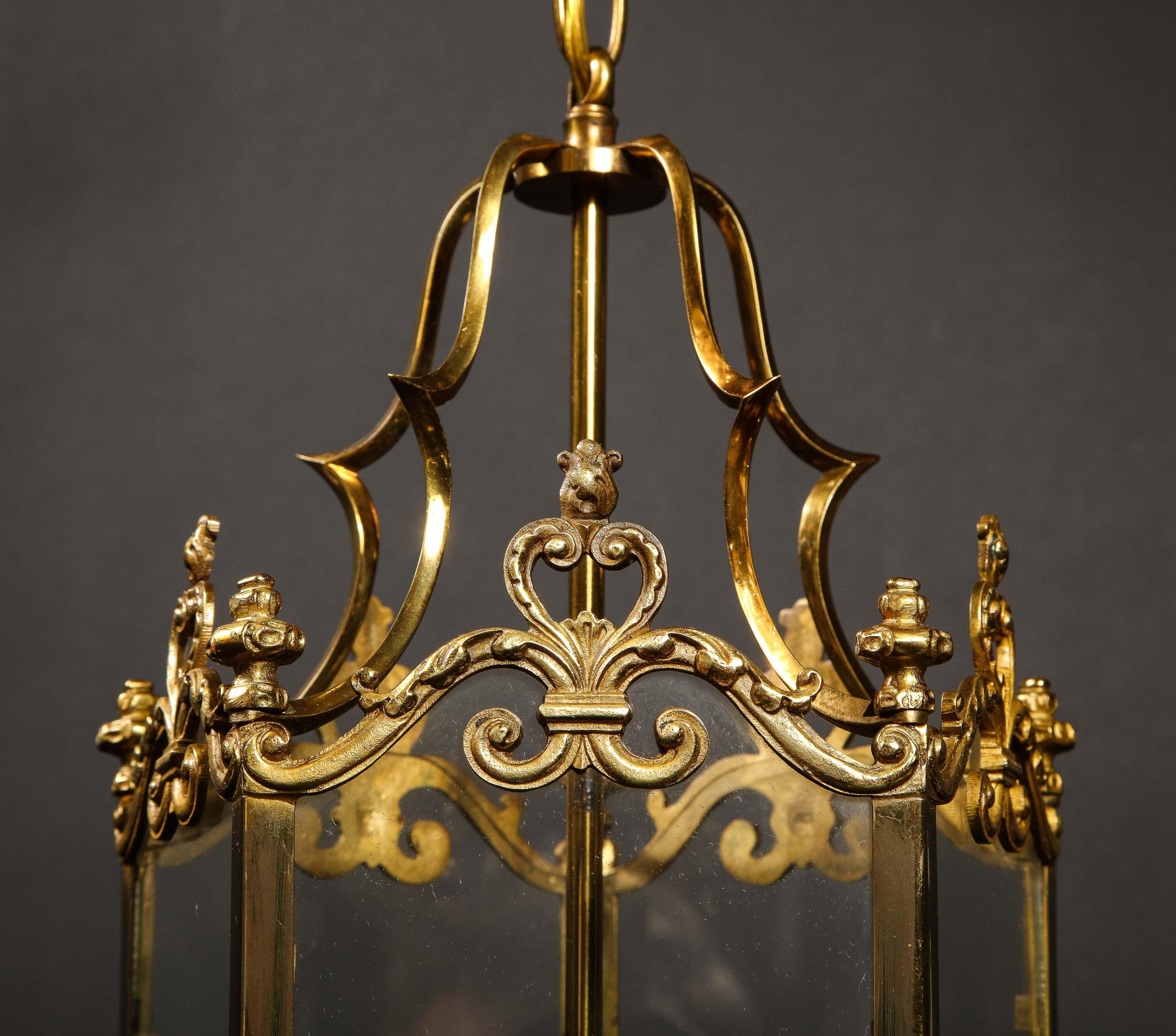 Pair of Hollywood Regency Style Gilt Brass and Glass Lanterns For Sale 6