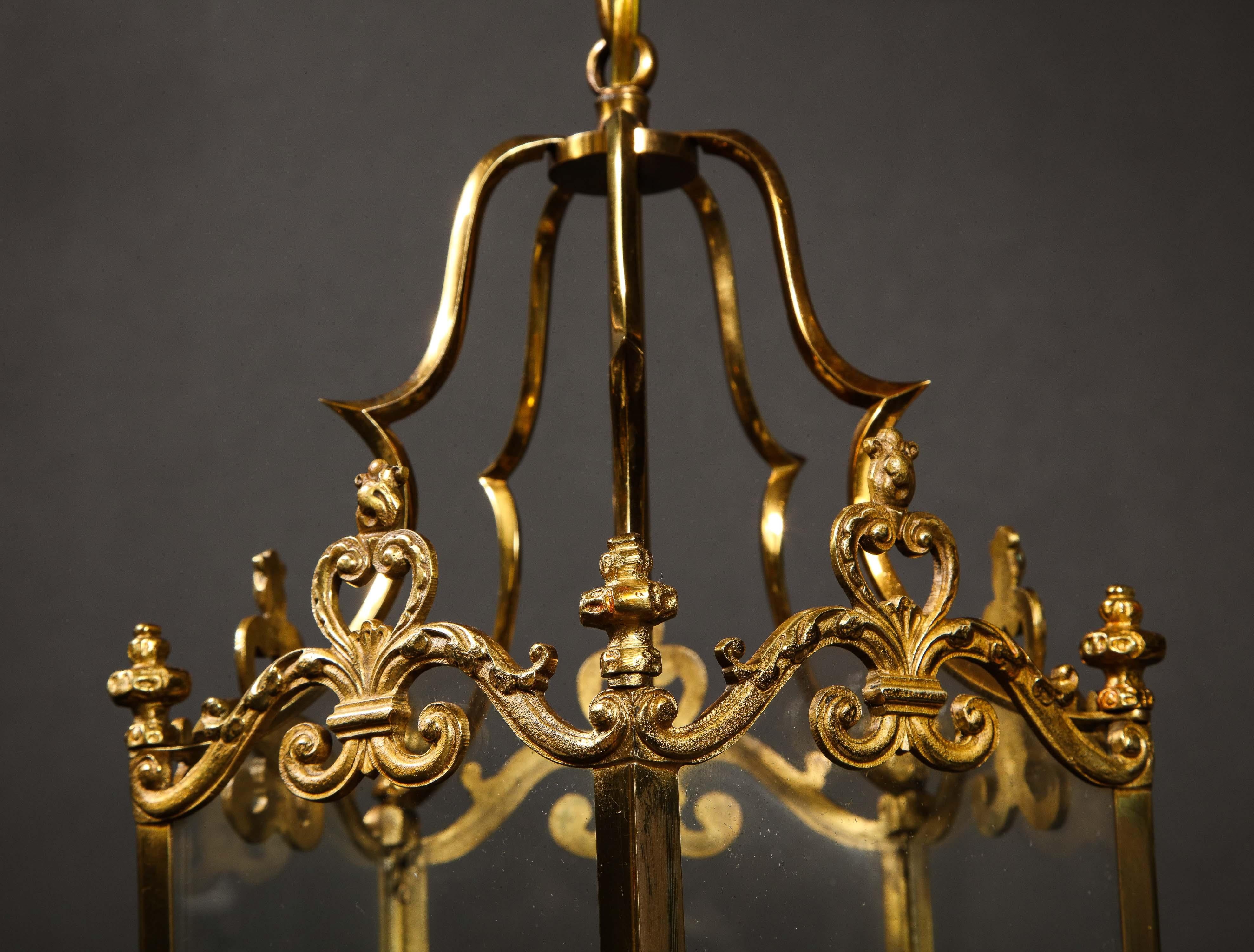 Pair of Hollywood Regency Style Gilt Brass and Glass Lanterns For Sale 7