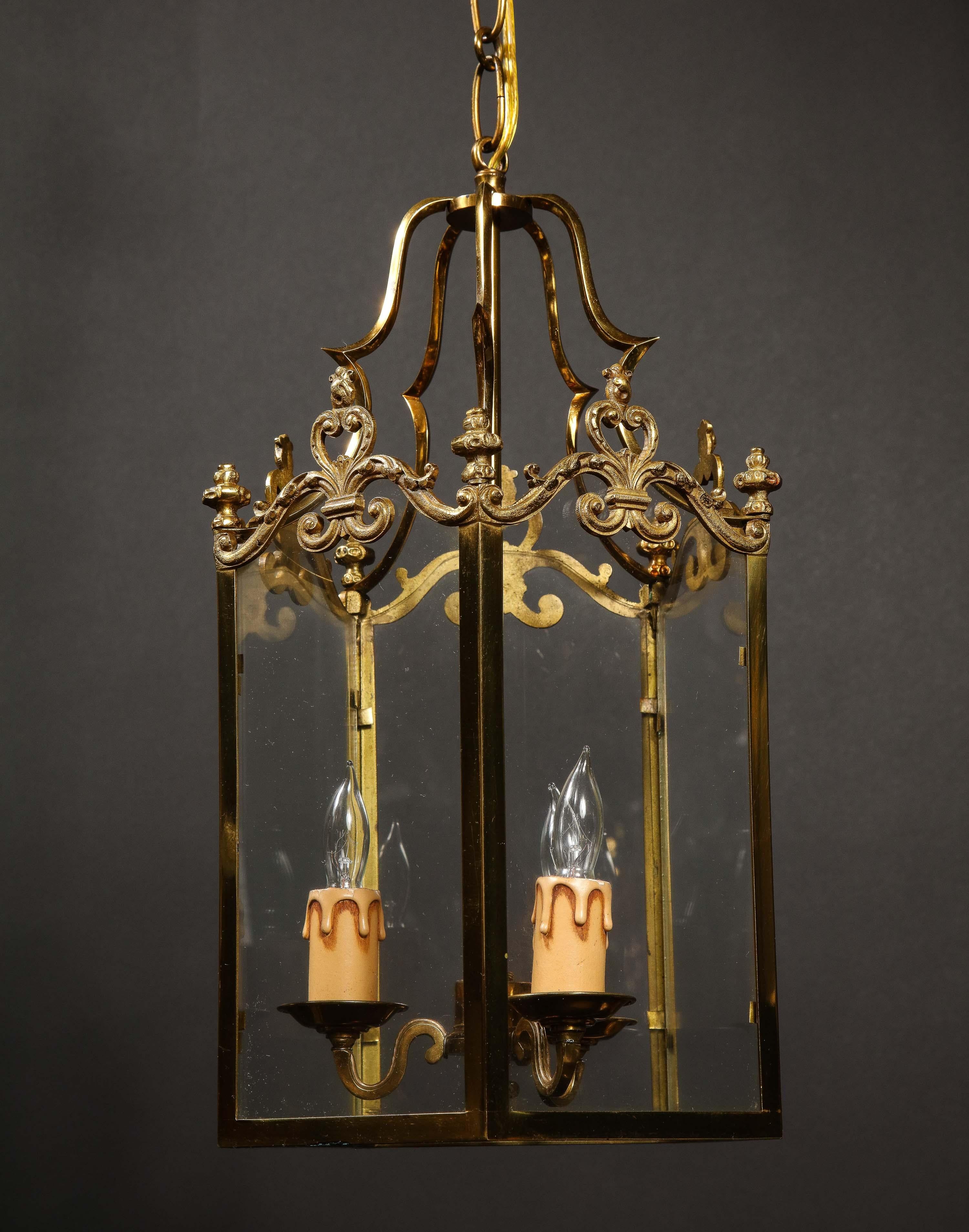 Pair of Hollywood Regency Style Gilt Brass and Glass Lanterns For Sale 2