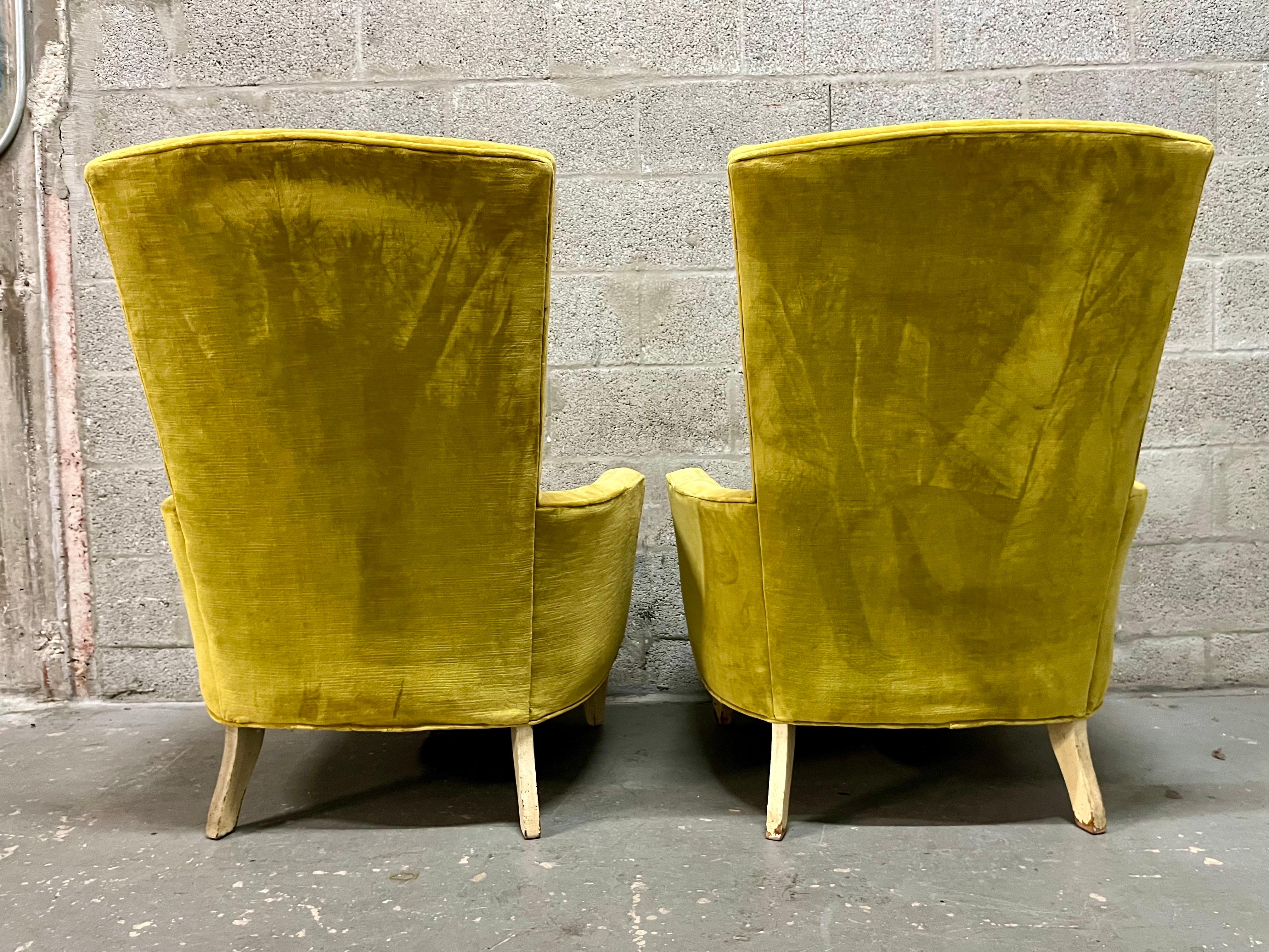 A Pair of Hollywood Regency Upholstered Lounge Chairs by Silver Craft. C. 1960s For Sale 4