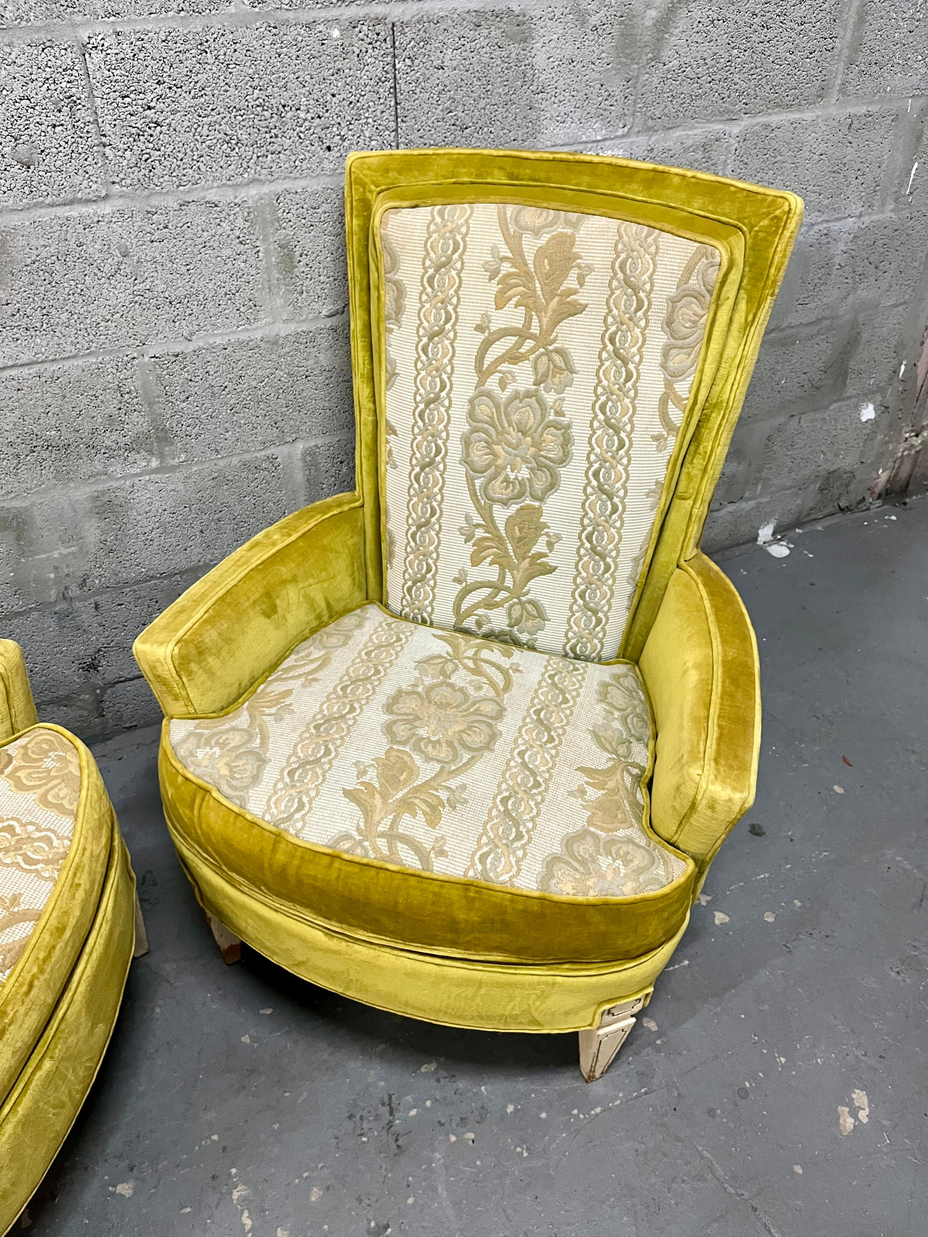 A Pair of Hollywood Regency Upholstered Lounge Chairs by Silver Craft. C. 1960s For Sale 6