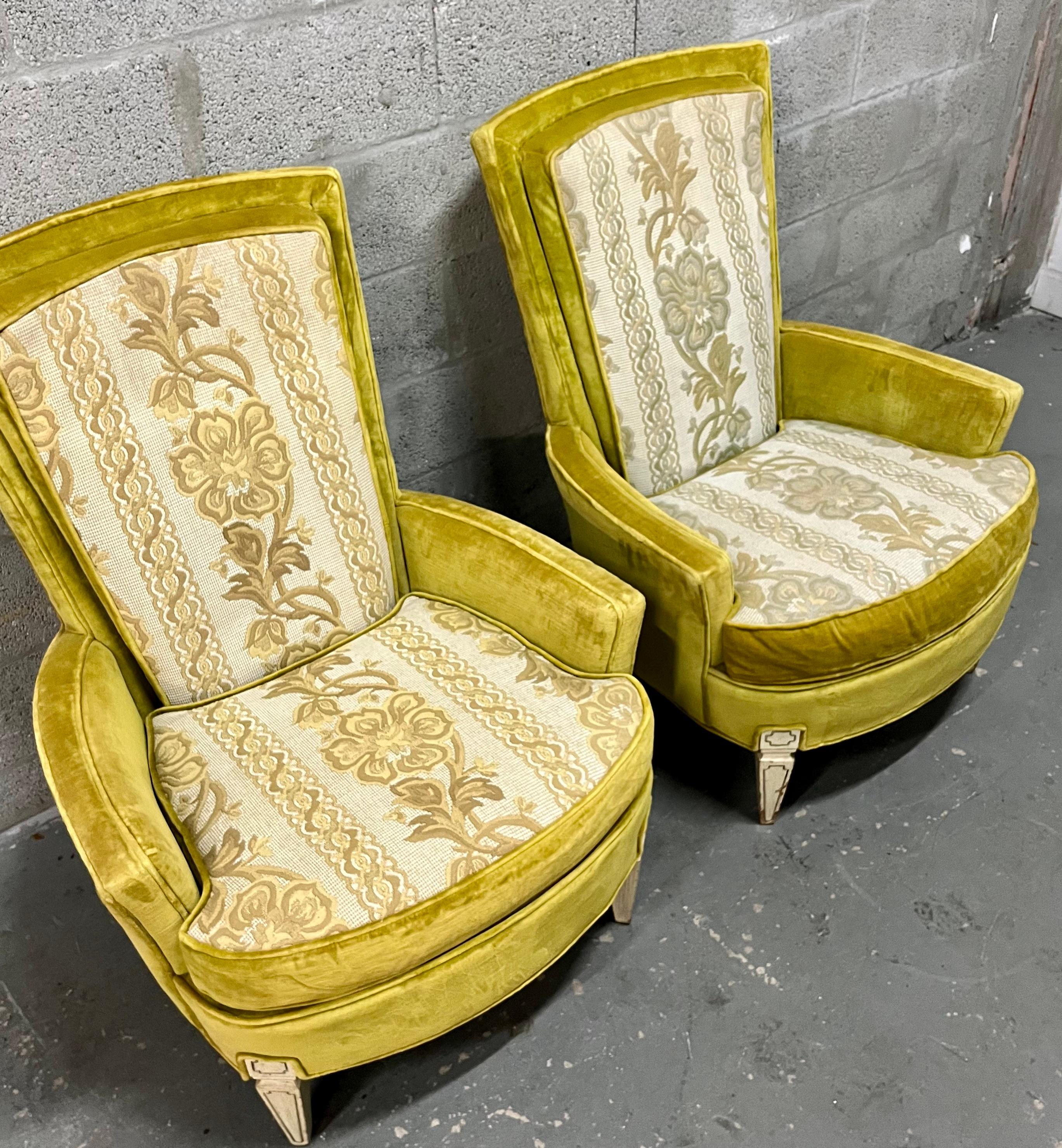 Mid-20th Century A Pair of Hollywood Regency Upholstered Lounge Chairs by Silver Craft. C. 1960s For Sale