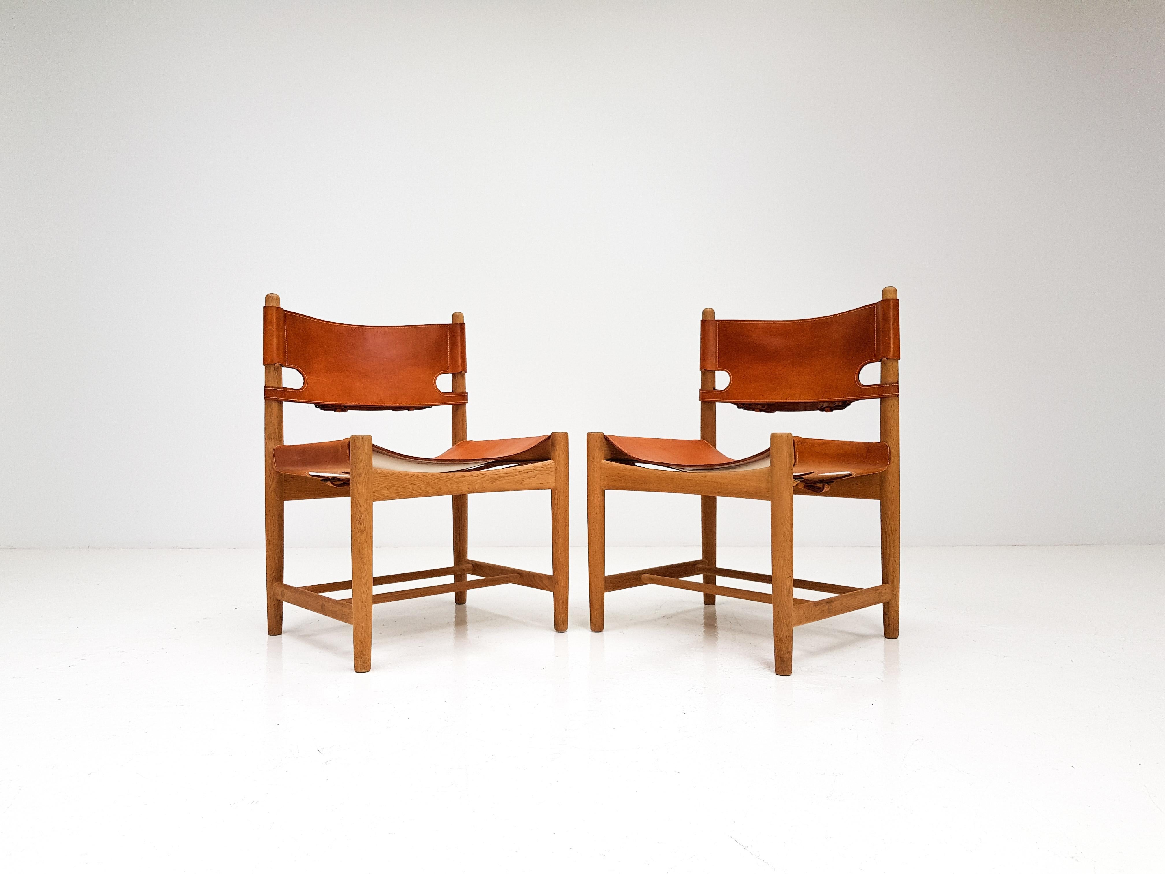 Pair of Hunting Dining Chairs, Model 3237 by Børge Mogensen for Fredericia 5