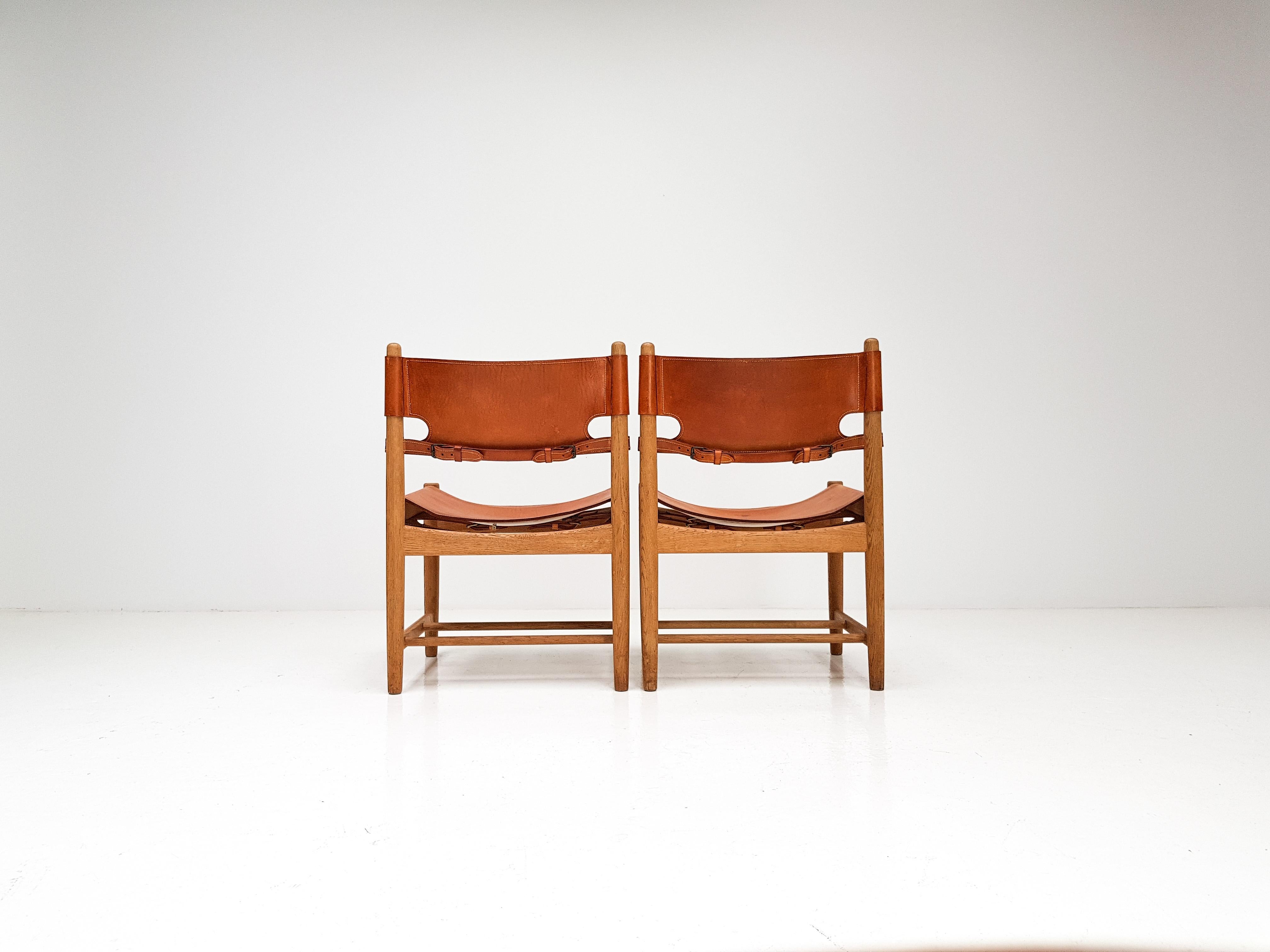Mid-Century Modern Pair of Hunting Dining Chairs, Model 3237 by Børge Mogensen for Fredericia