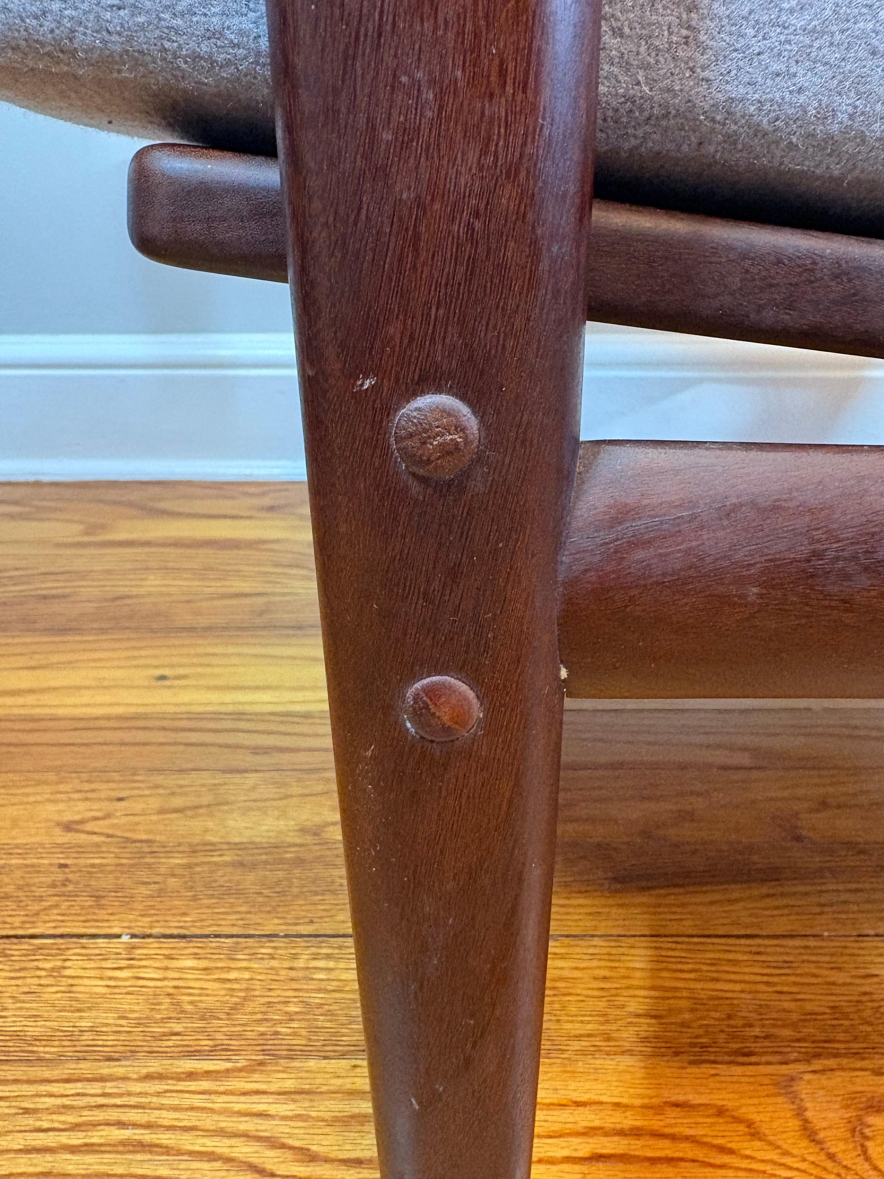 Paire de chaises longues Ib Kofod-Larsen Candidate Lounge Chairs en vente 6