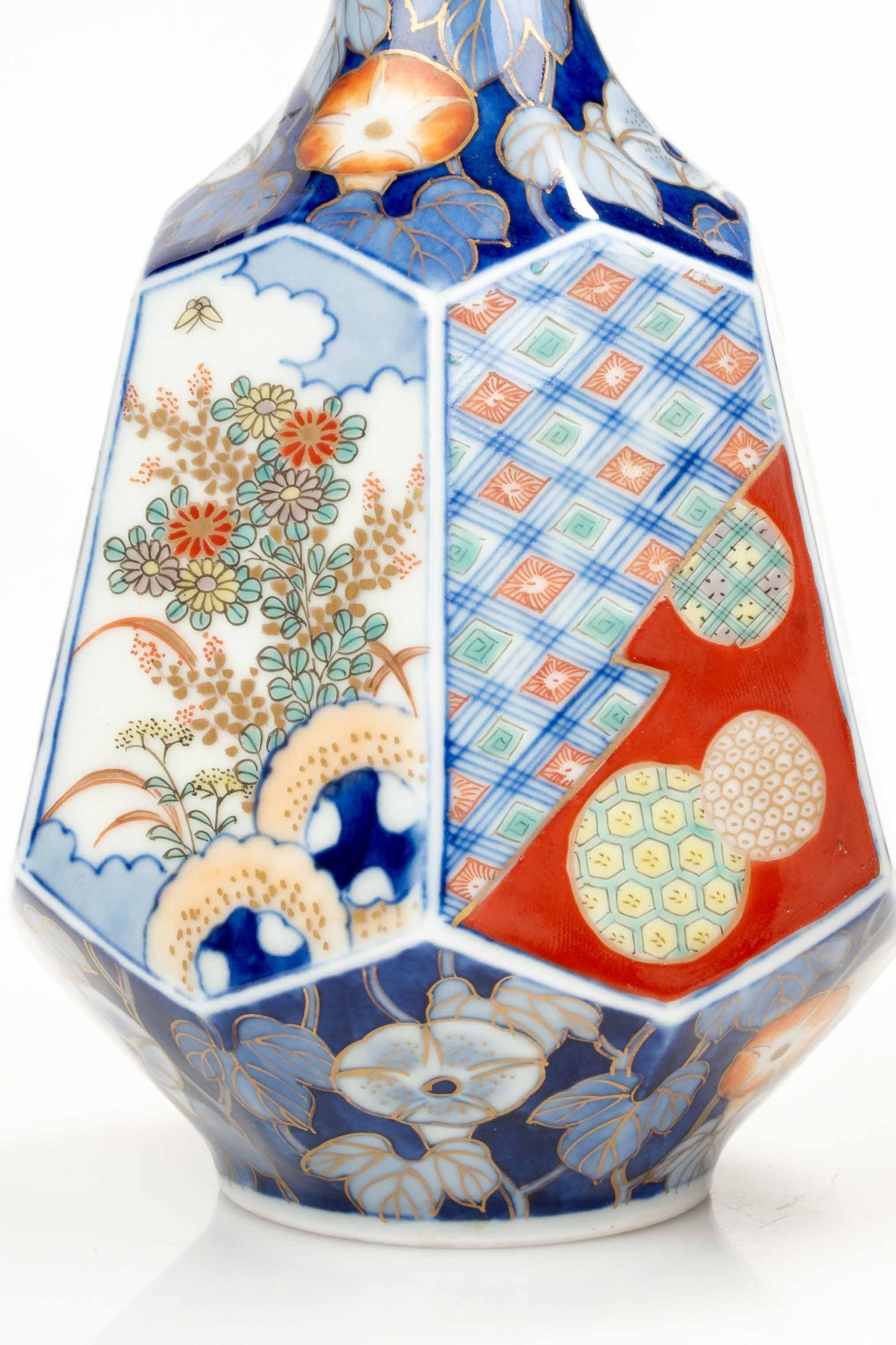 Ein Paar Imari-Arita-Porzellanvasen mit Fukagawa-Marke im Zustand „Hervorragend“ im Angebot in Milano, IT