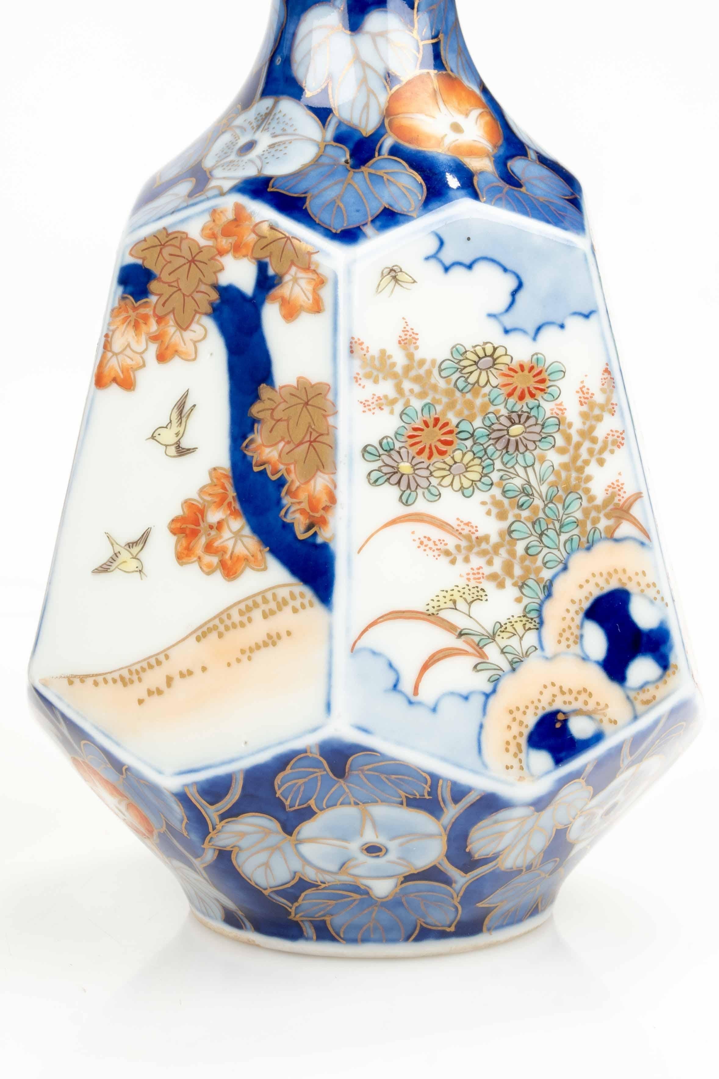 Ein Paar Imari-Arita-Porzellanvasen mit Fukagawa-Marke (19th Century) im Angebot