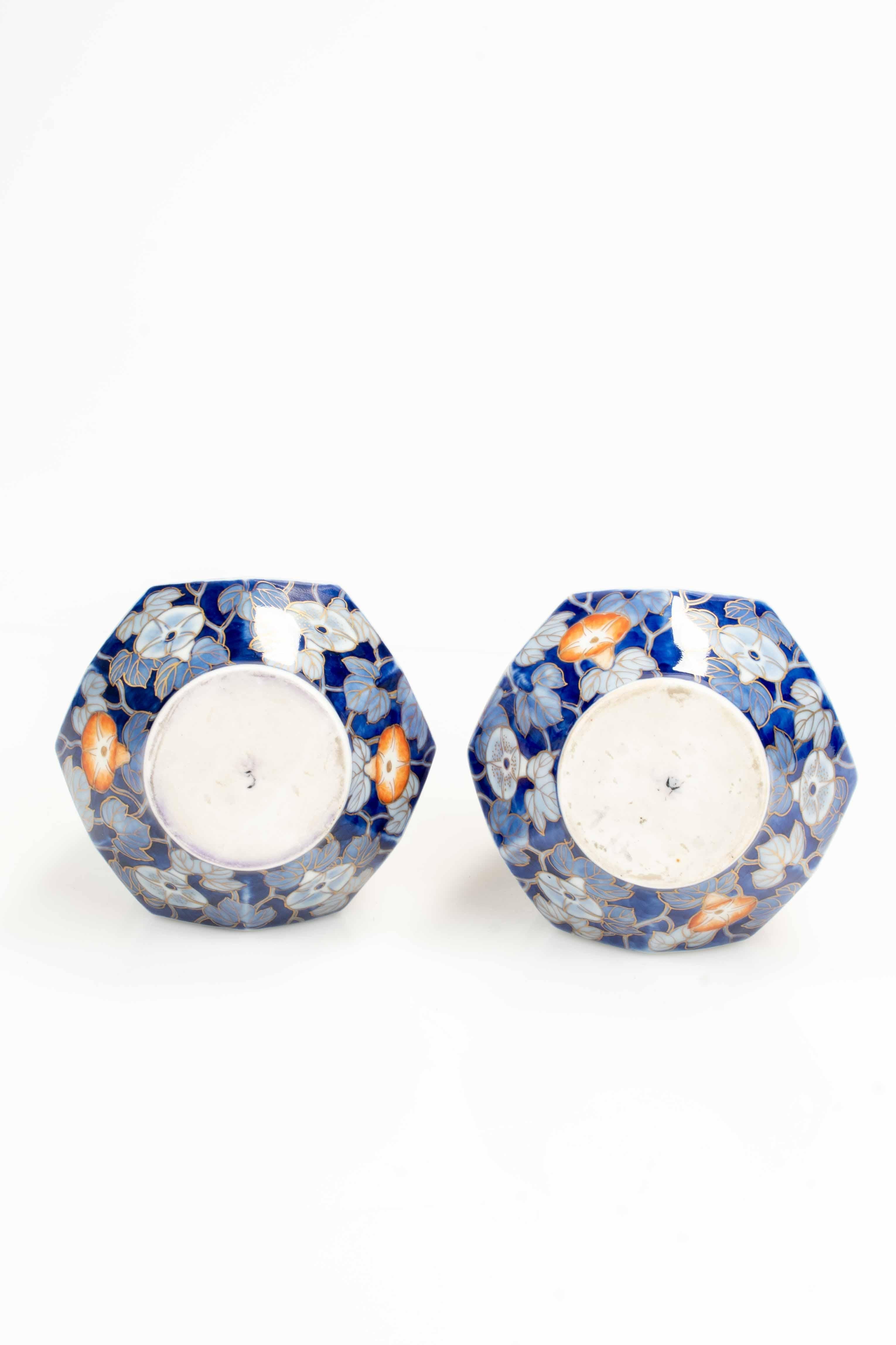 Ein Paar Imari-Arita-Porzellanvasen mit Fukagawa-Marke im Angebot 1