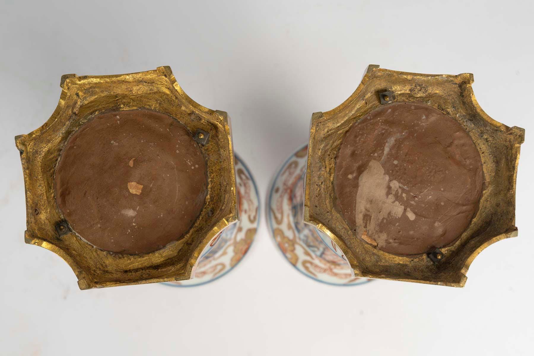 Coppia di vasi in Imari Porcelain con montatura in bronzo dorato, XIX secolo. in vendita 2