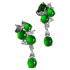 Paire de boucles d'oreilles impériales en or blanc 18 carats, jadéite et diamants