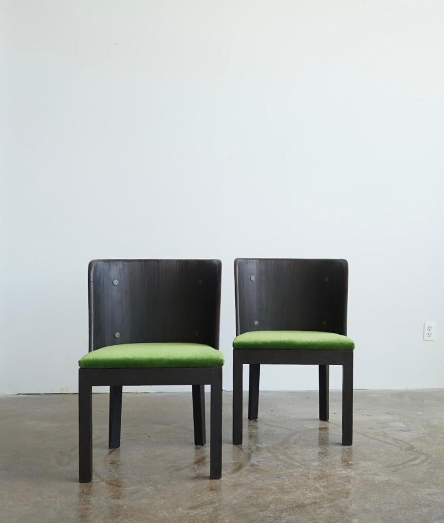 Scandinave moderne Paire d'importantes chaises « Lovo » d'Axel Einar Hjorth en vente